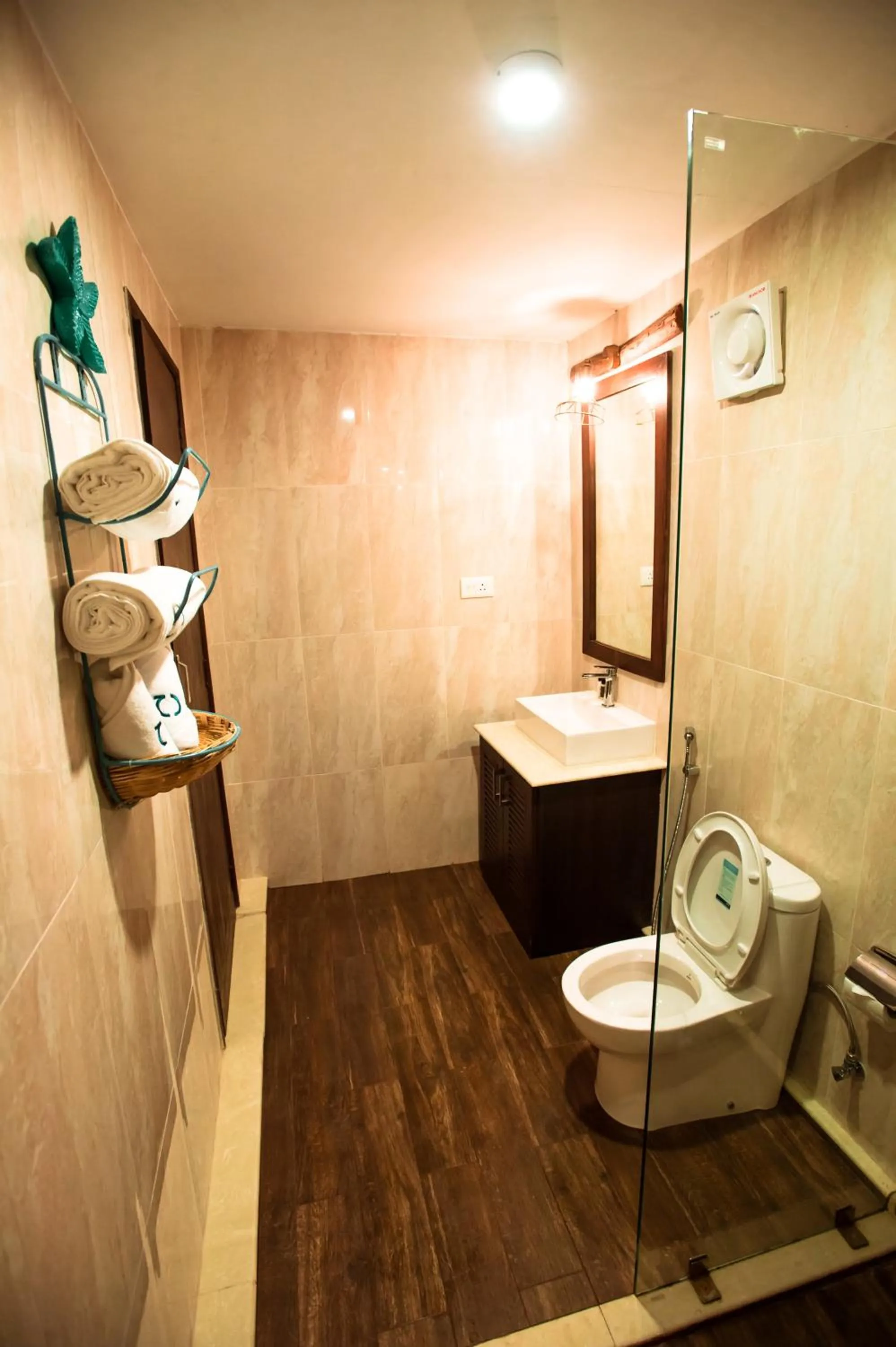 Bathroom in SinQ Beach Morjim