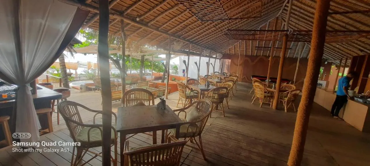 Restaurant/places to eat in SinQ Beach Morjim