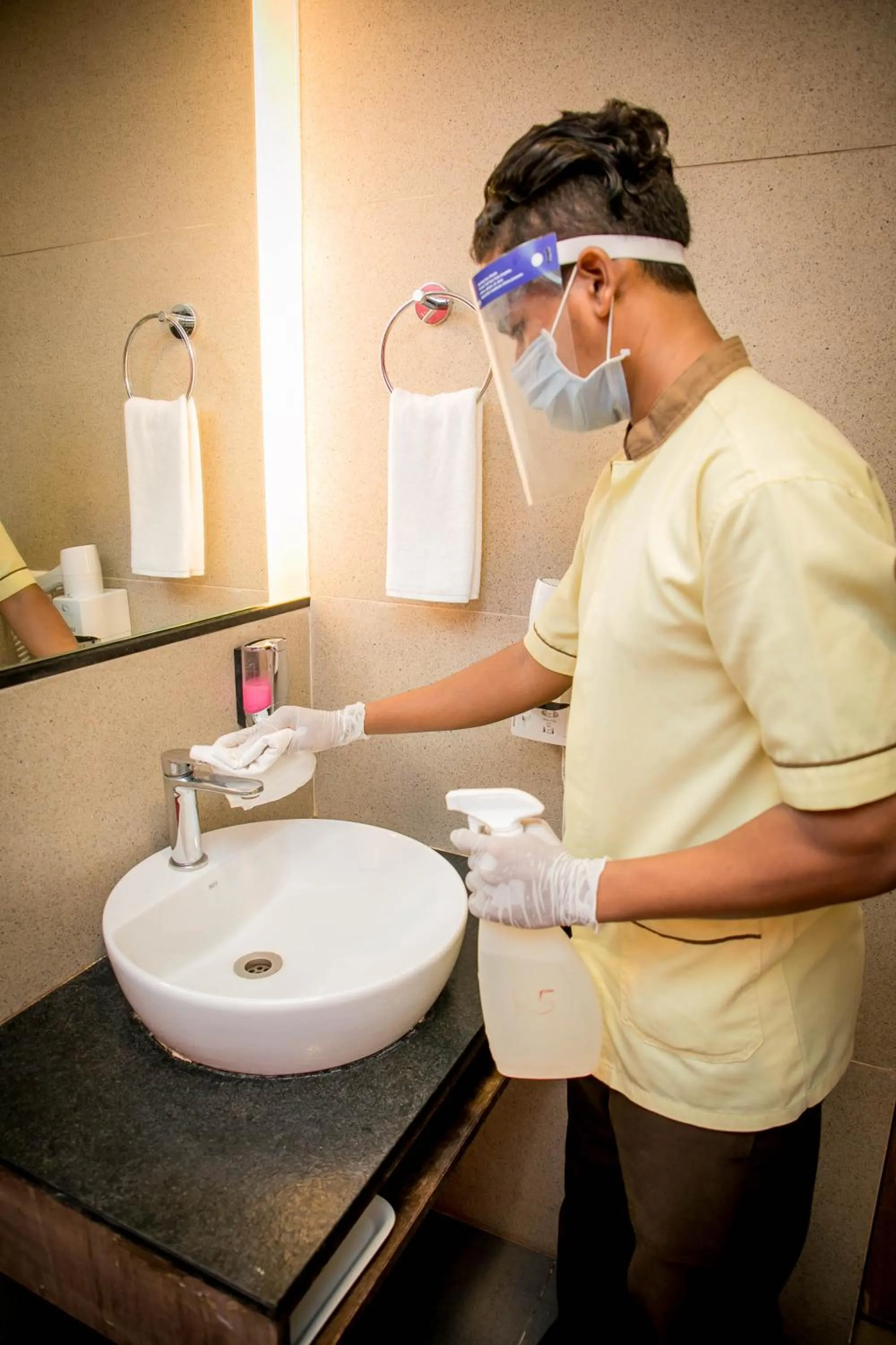 Bathroom in SinQ Beach Morjim
