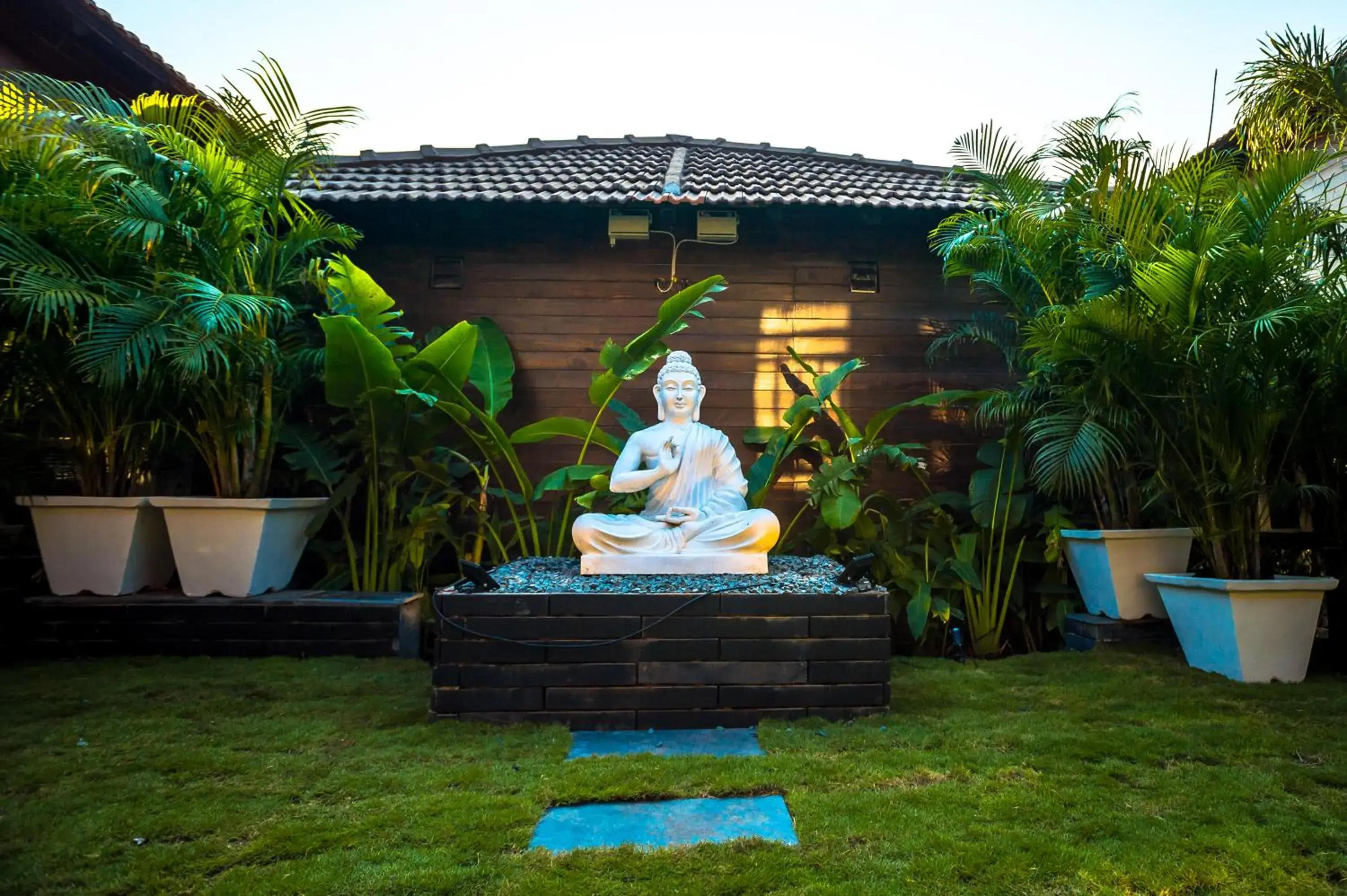 Facade/entrance in SinQ Beach Morjim Facade/entrance in SinQ Beach Morjim