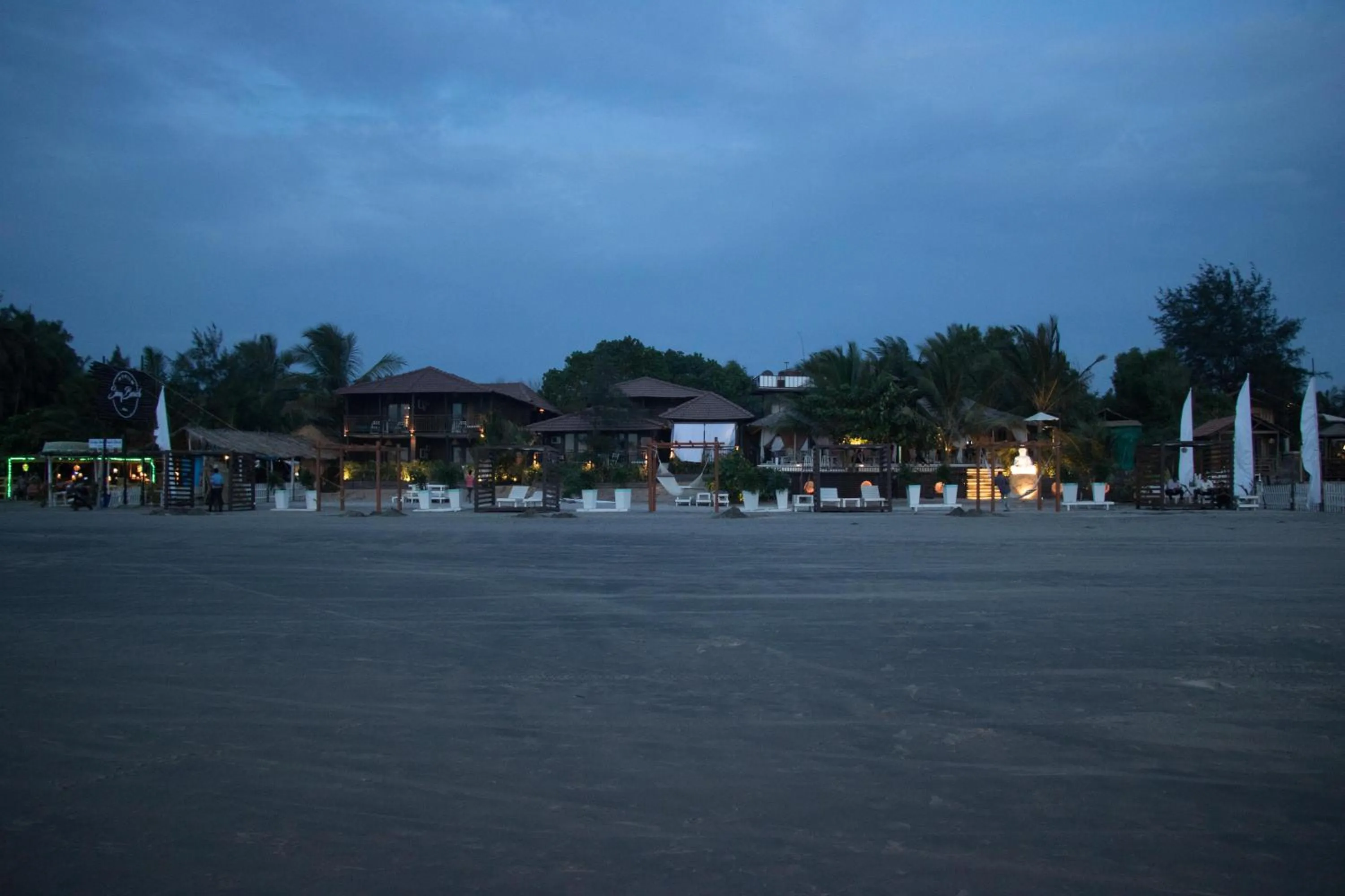 Area and facilities in SinQ Beach Morjim