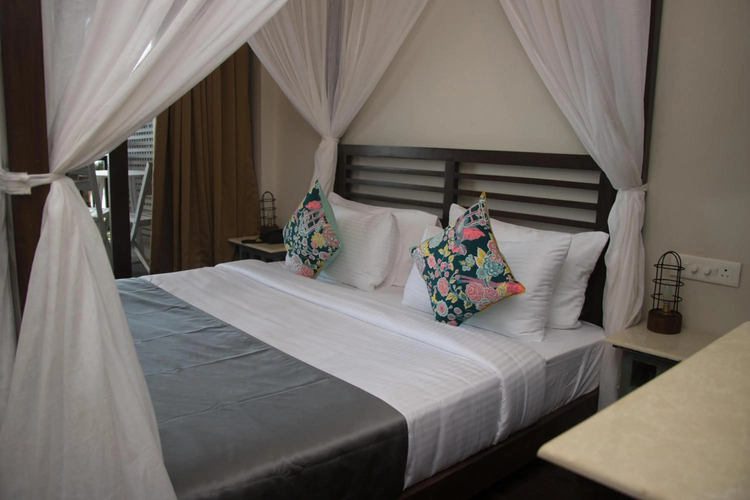 Bedroom, Bed in SinQ Beach Morjim