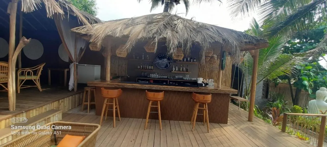 Restaurant/places to eat in SinQ Beach Morjim