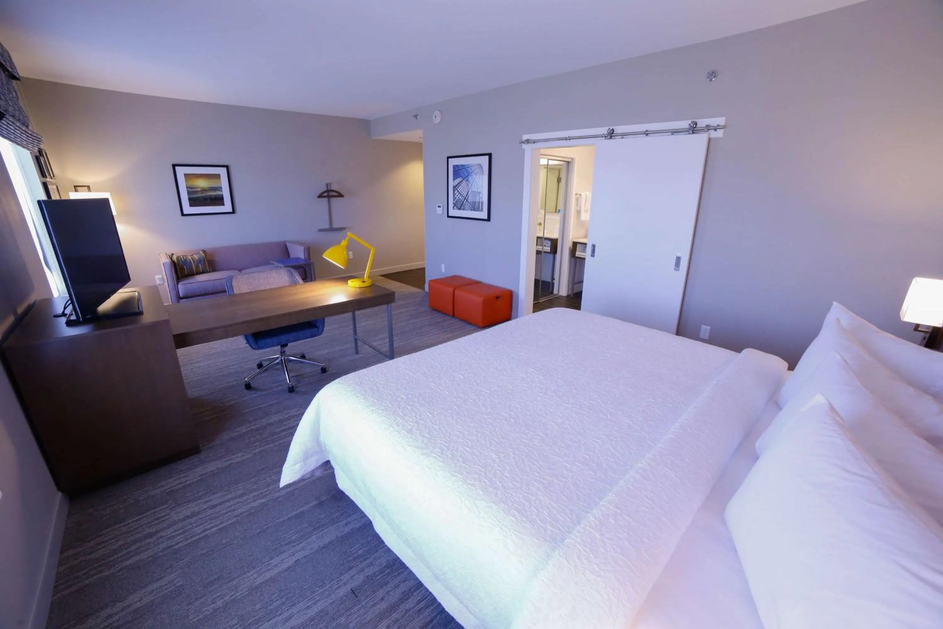 Bedroom, Bed in Hampton Inn & Suites Forest City