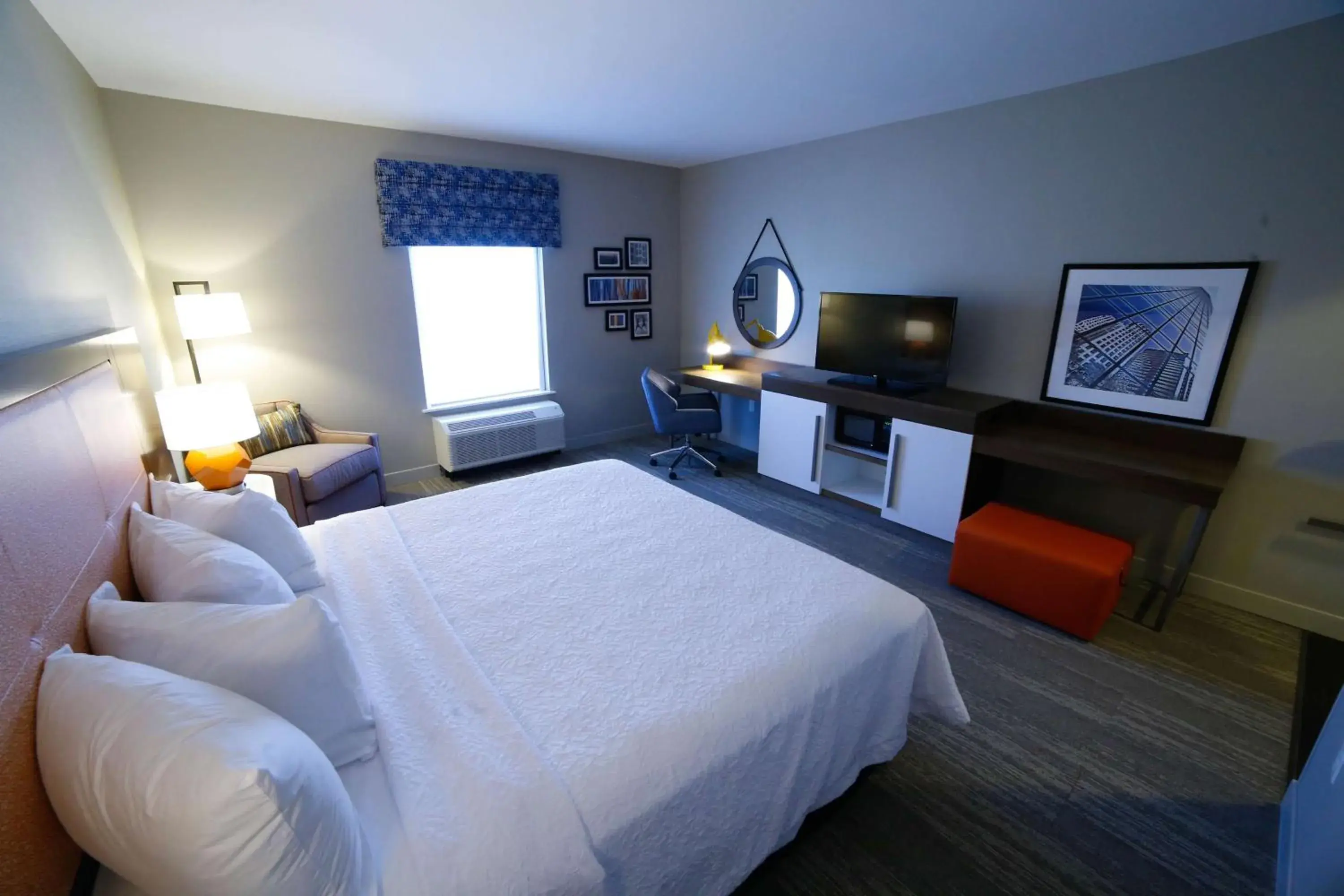 Bedroom, Bed in Hampton Inn & Suites Forest City Bedroom, Bed in Hampton Inn & Suites Forest City