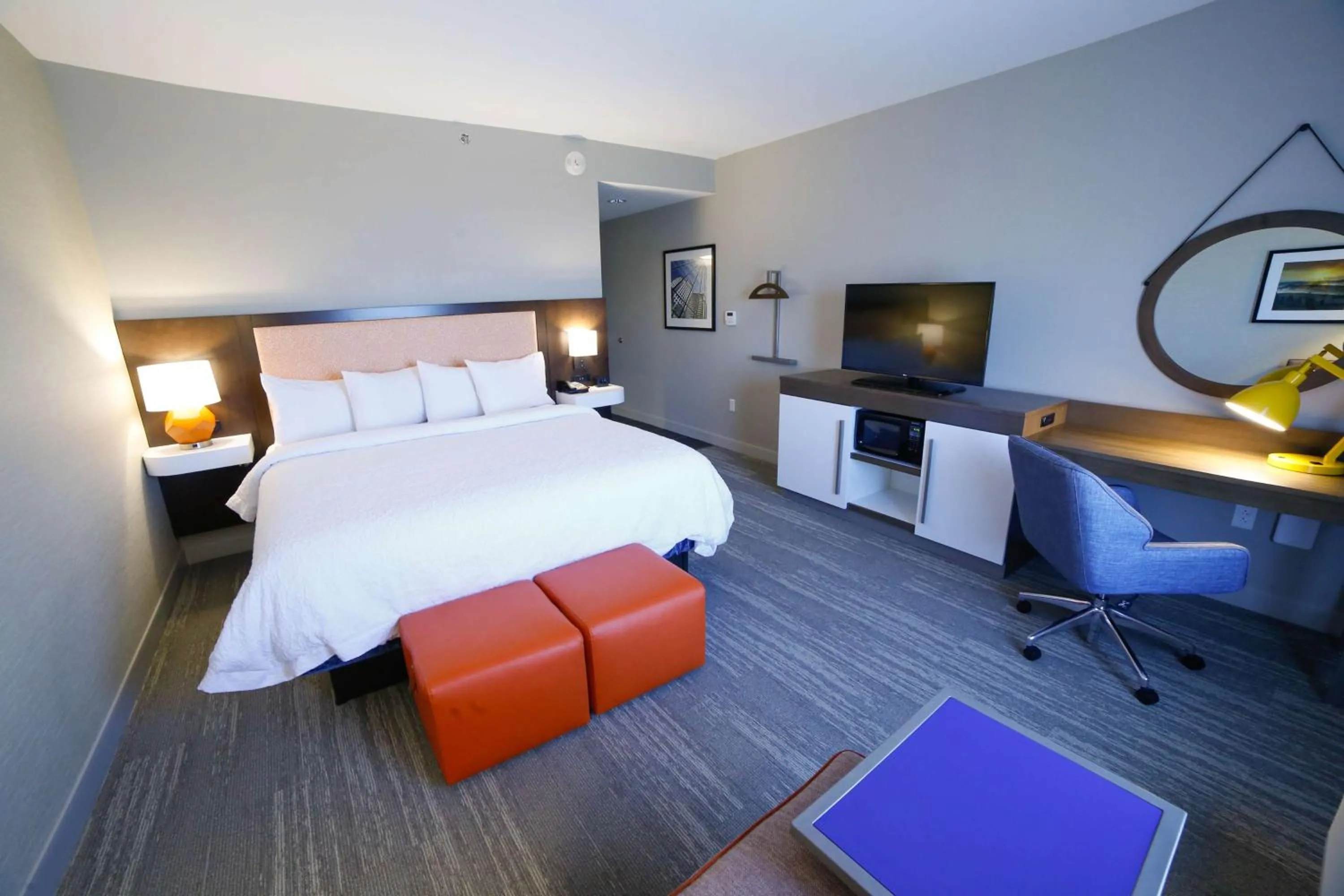 Bedroom, Bed in Hampton Inn & Suites Forest City
