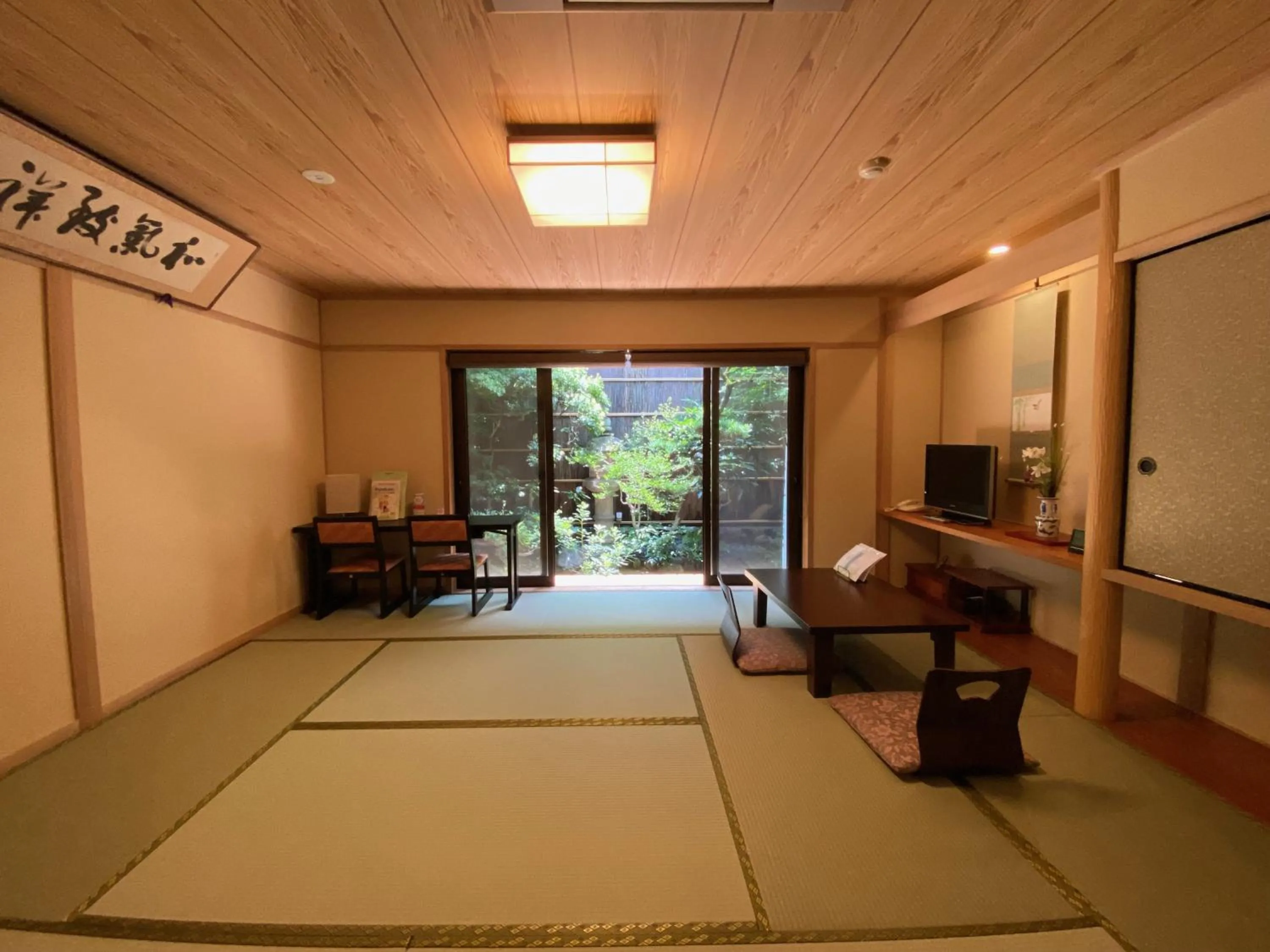 Photo of the whole room in Ryokan Sawaya Honten