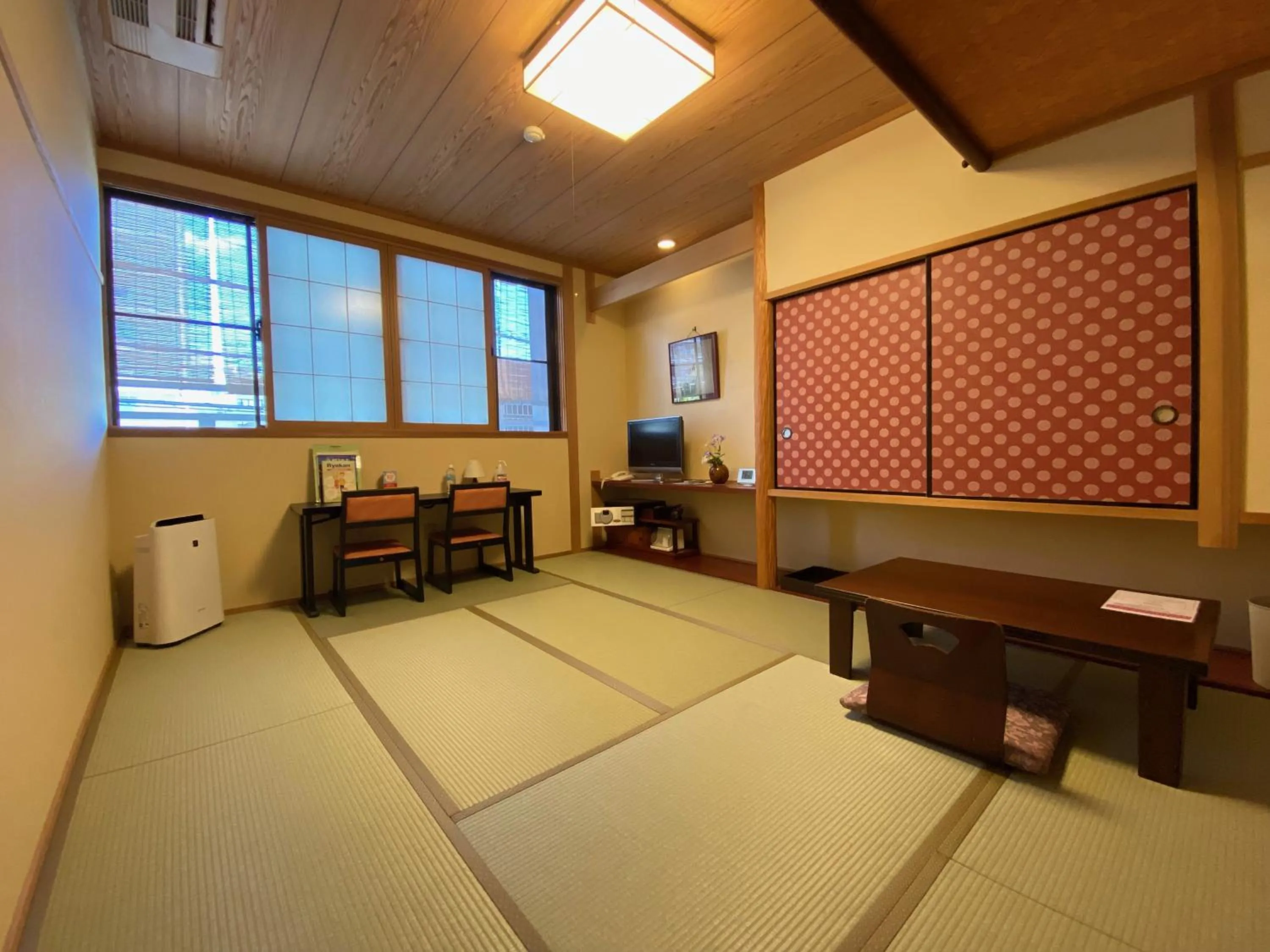 Photo of the whole room in Ryokan Sawaya Honten