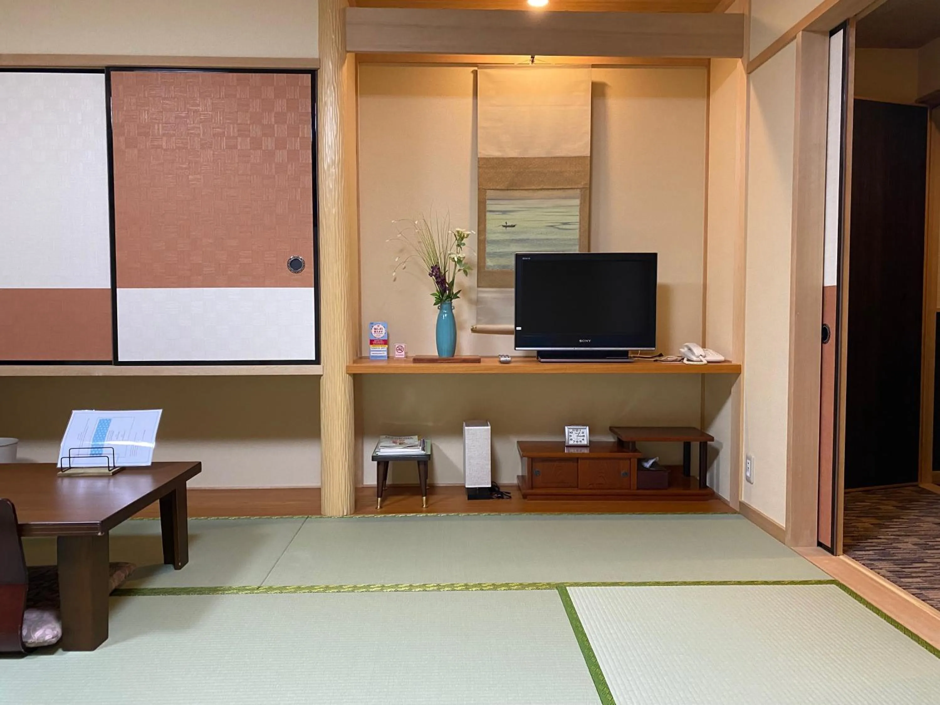 Photo of the whole room in Ryokan Sawaya Honten