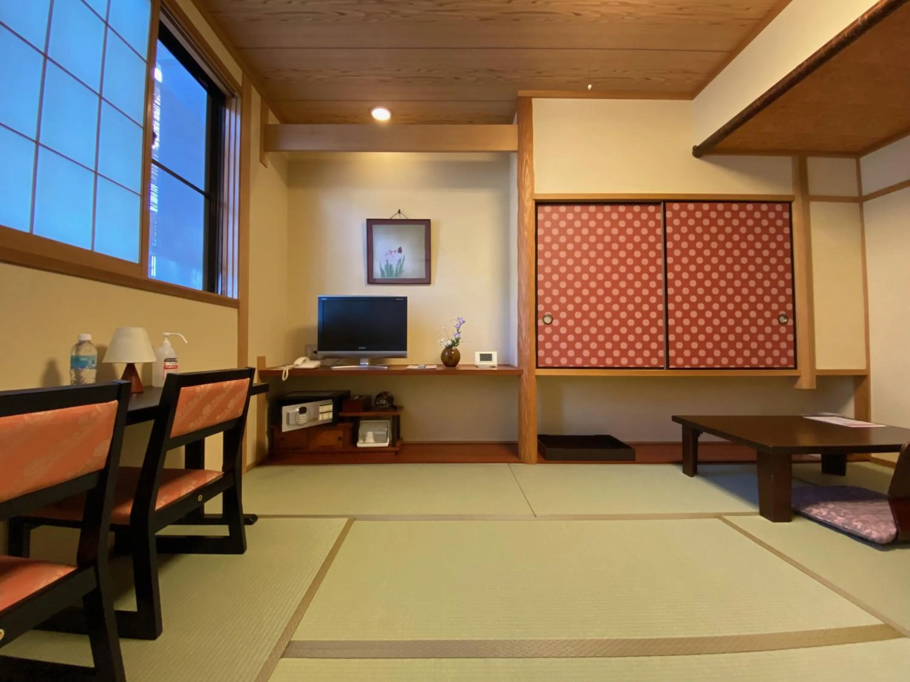Photo of the whole room in Ryokan Sawaya Honten