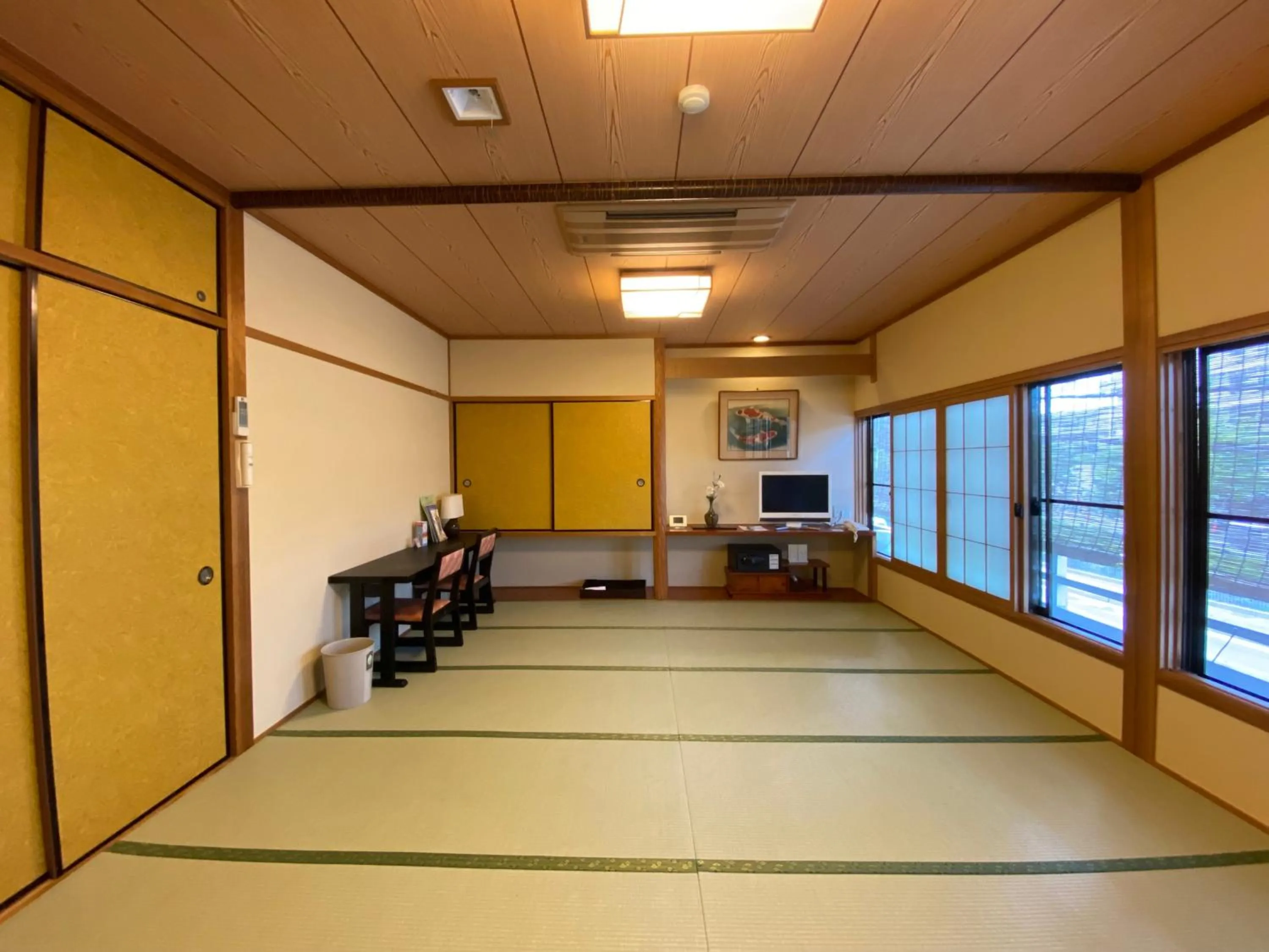 Photo of the whole room in Ryokan Sawaya Honten