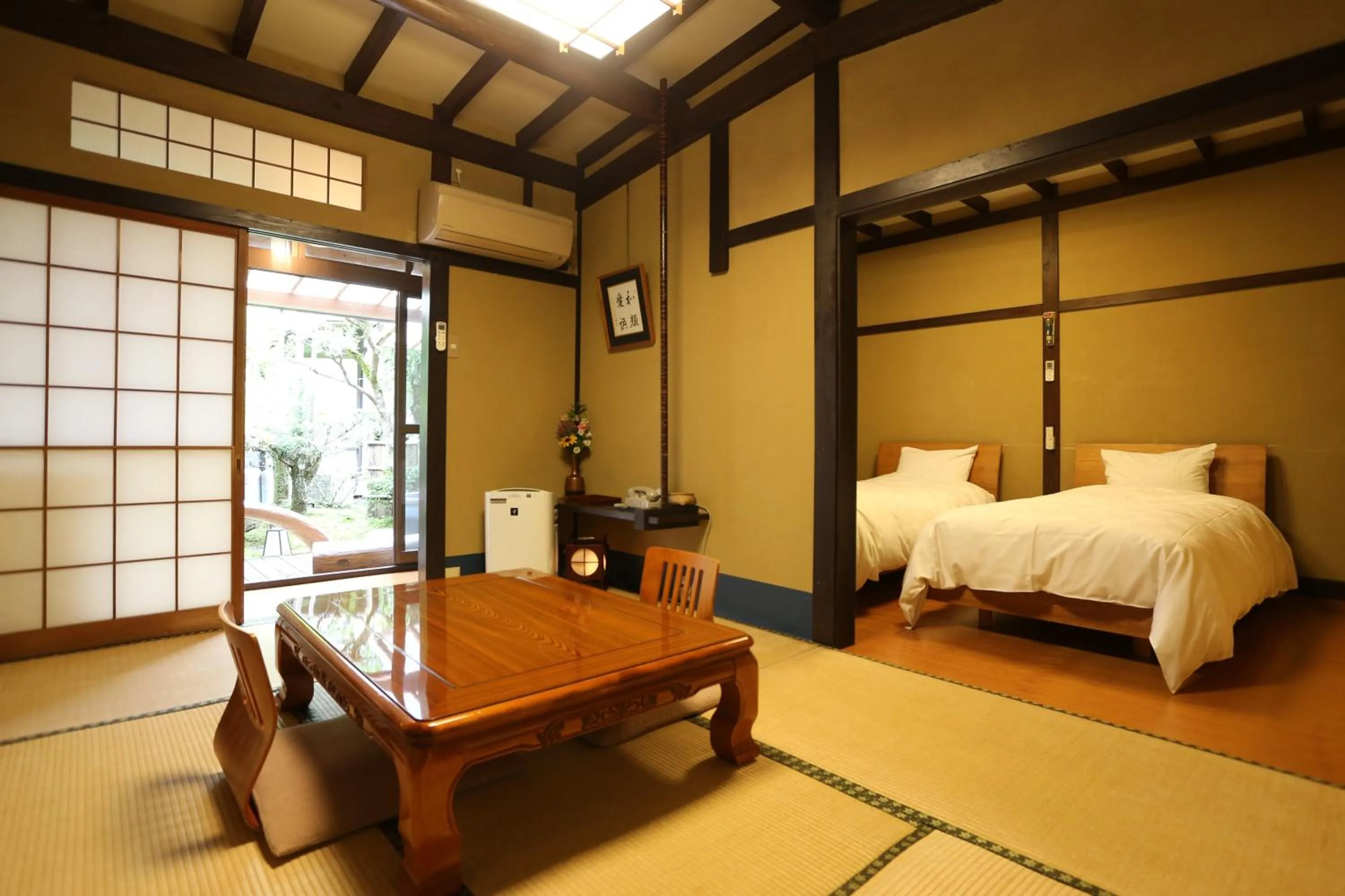 Photo of the whole room, Bed in Momijiya Annex