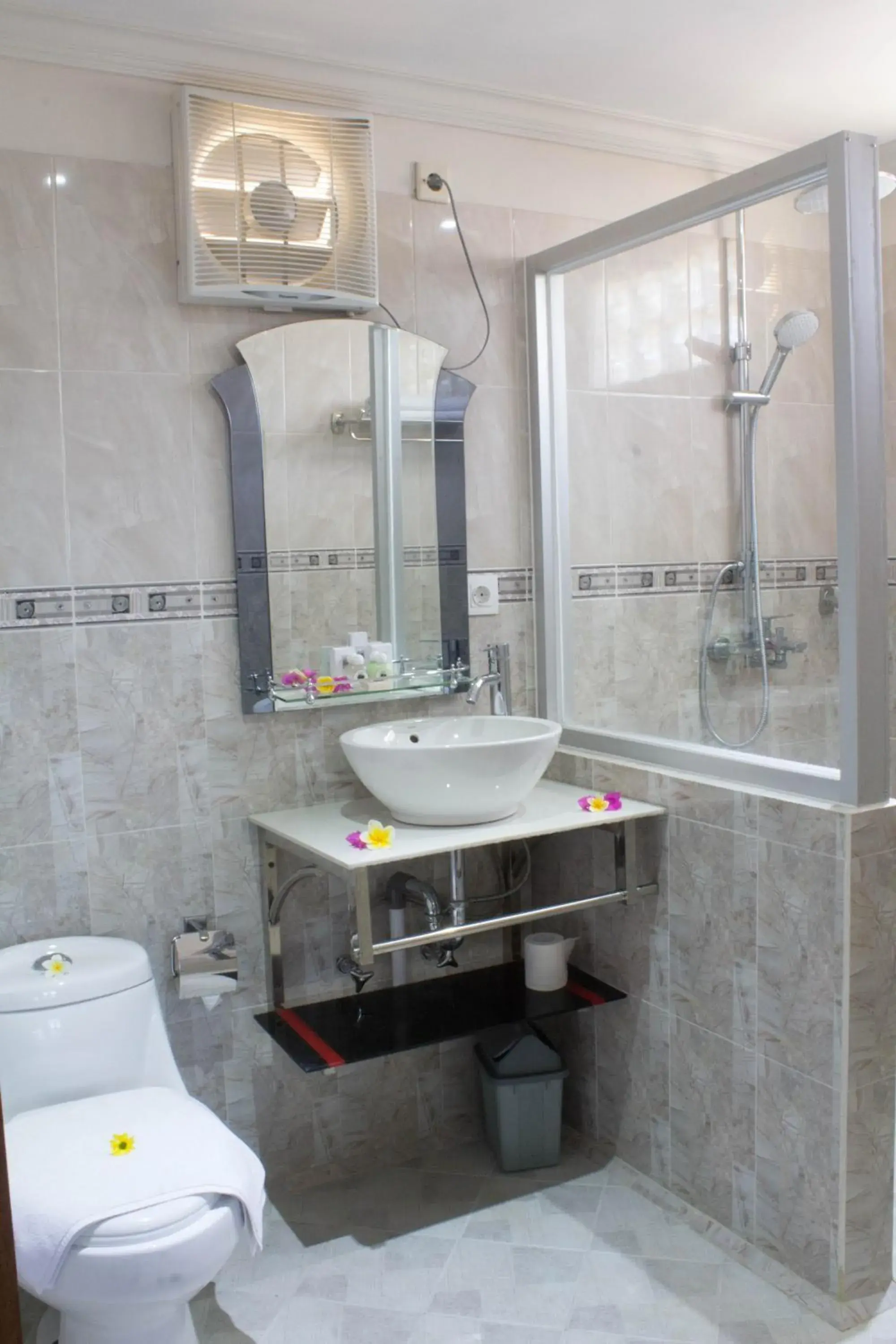 Bathroom in Bali Palms Resort Bathroom in Bali Palms Resort