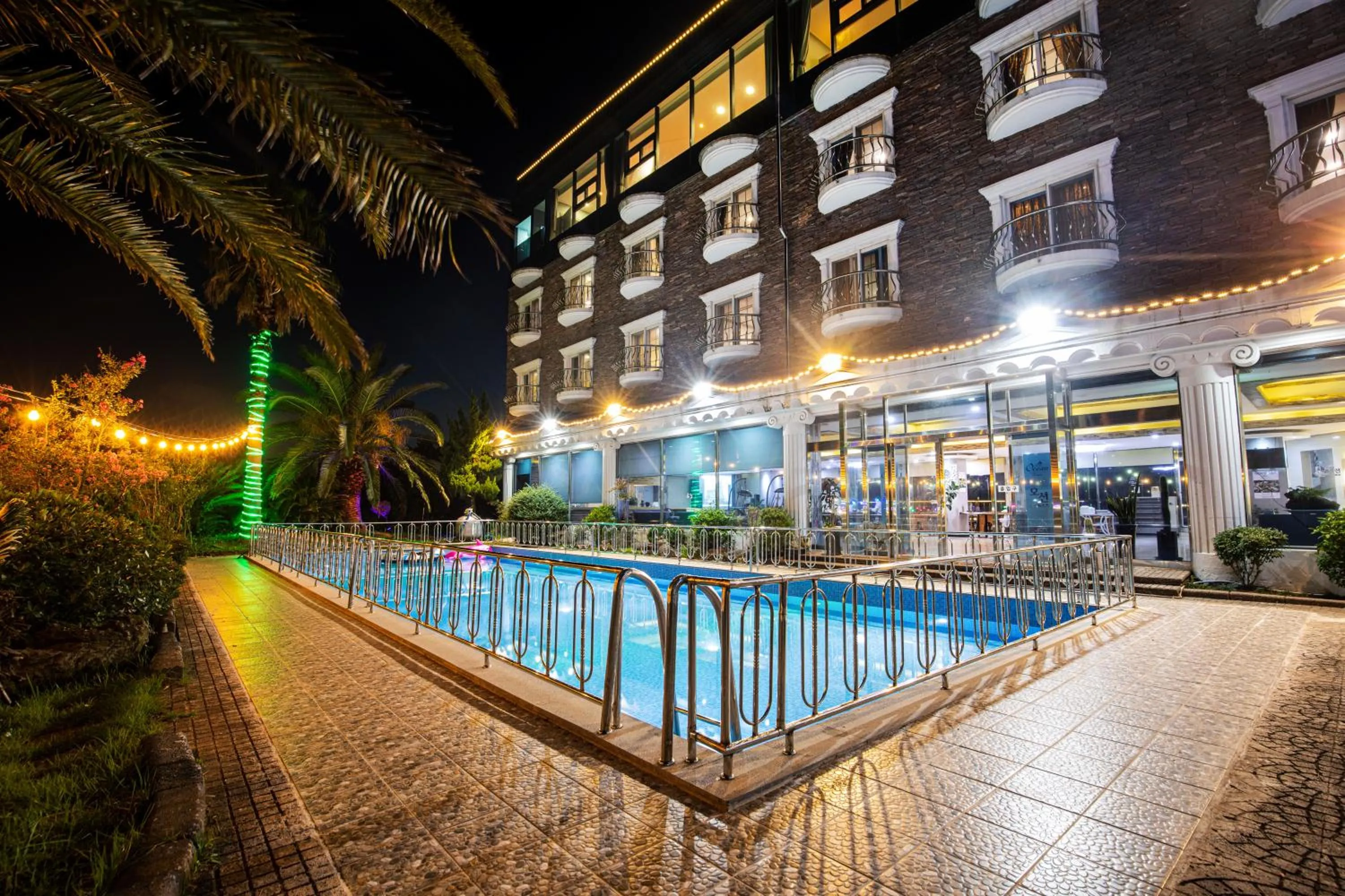 Swimming Pool in New Ocean Resort