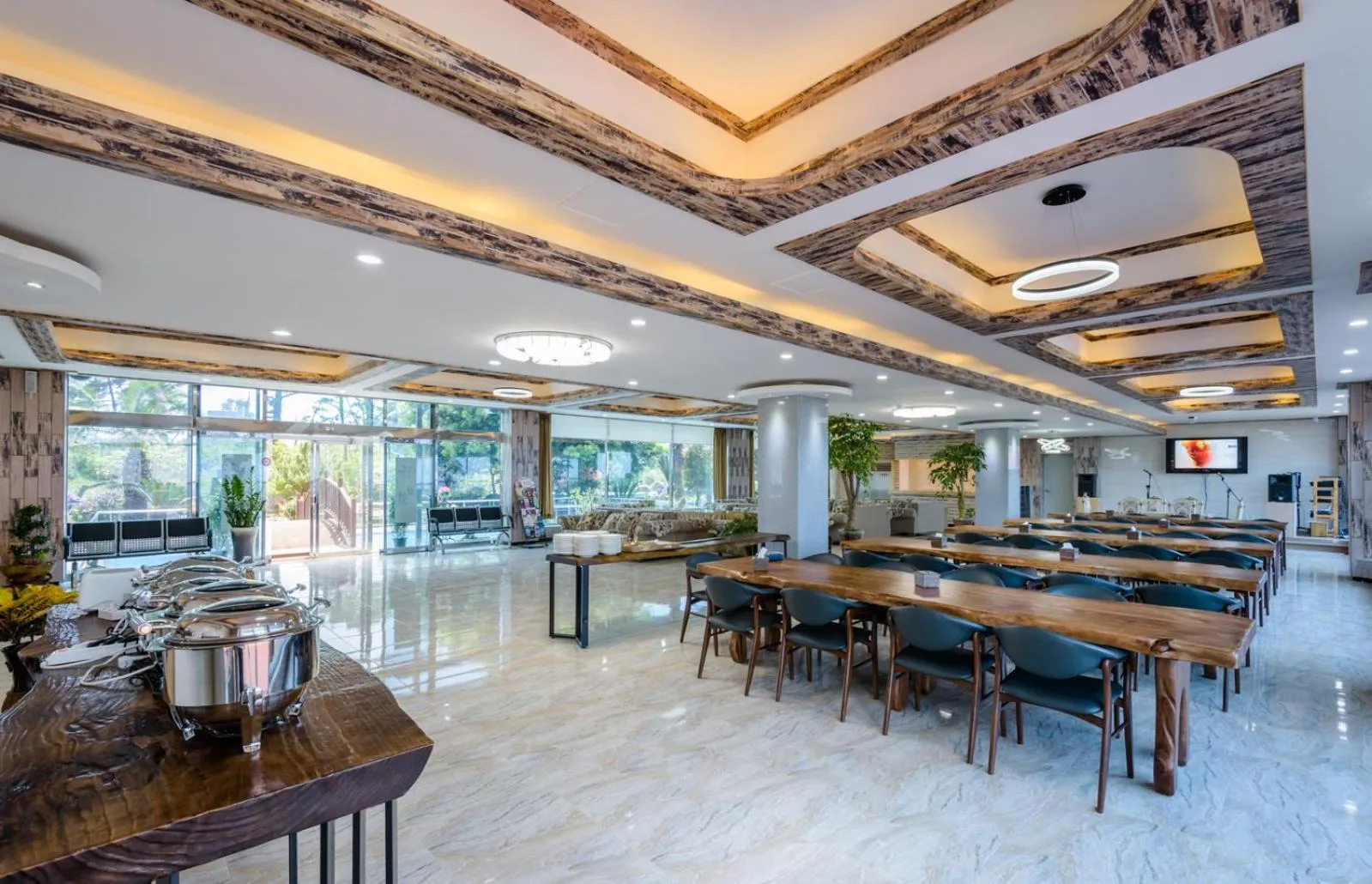 Restaurant/Places to Eat in New Ocean Resort