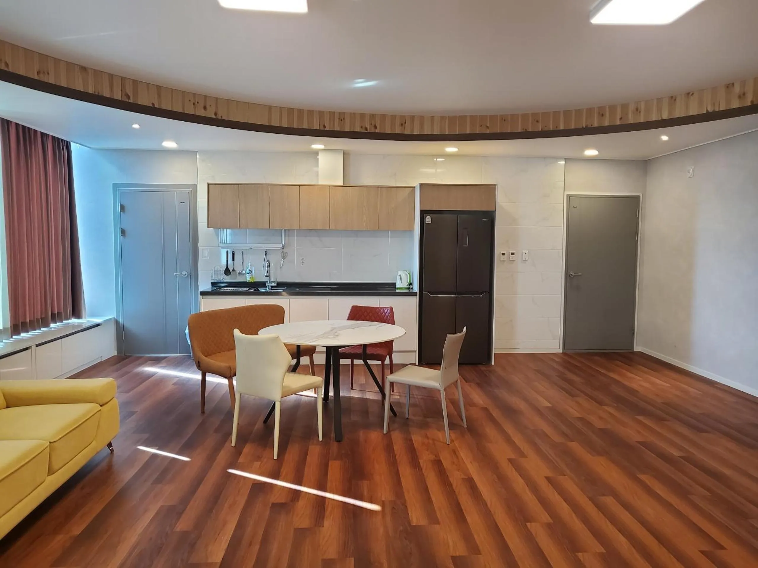 Dining Area in New Ocean Resort