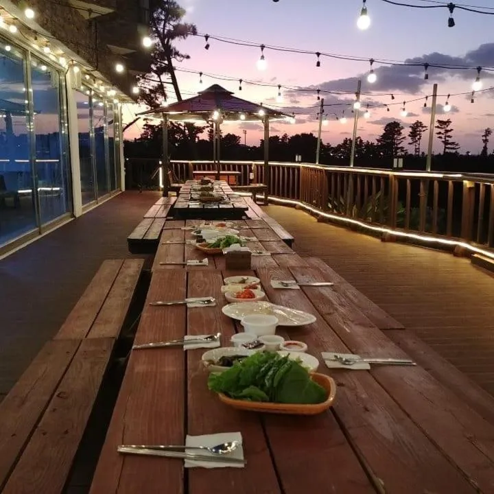 Restaurant/places to eat in New Ocean Resort