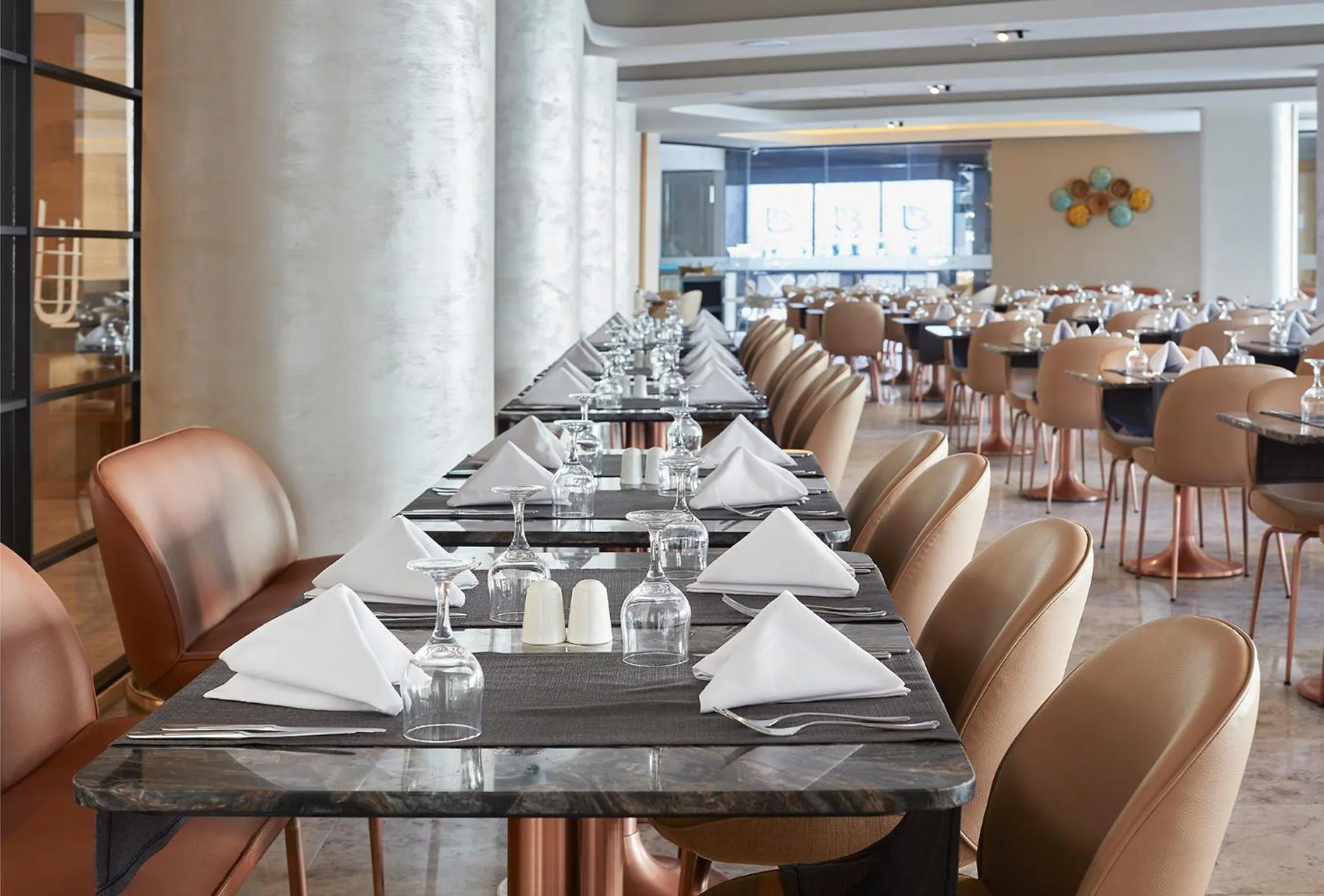 Restaurant/places to eat in Lalila Blue Suites