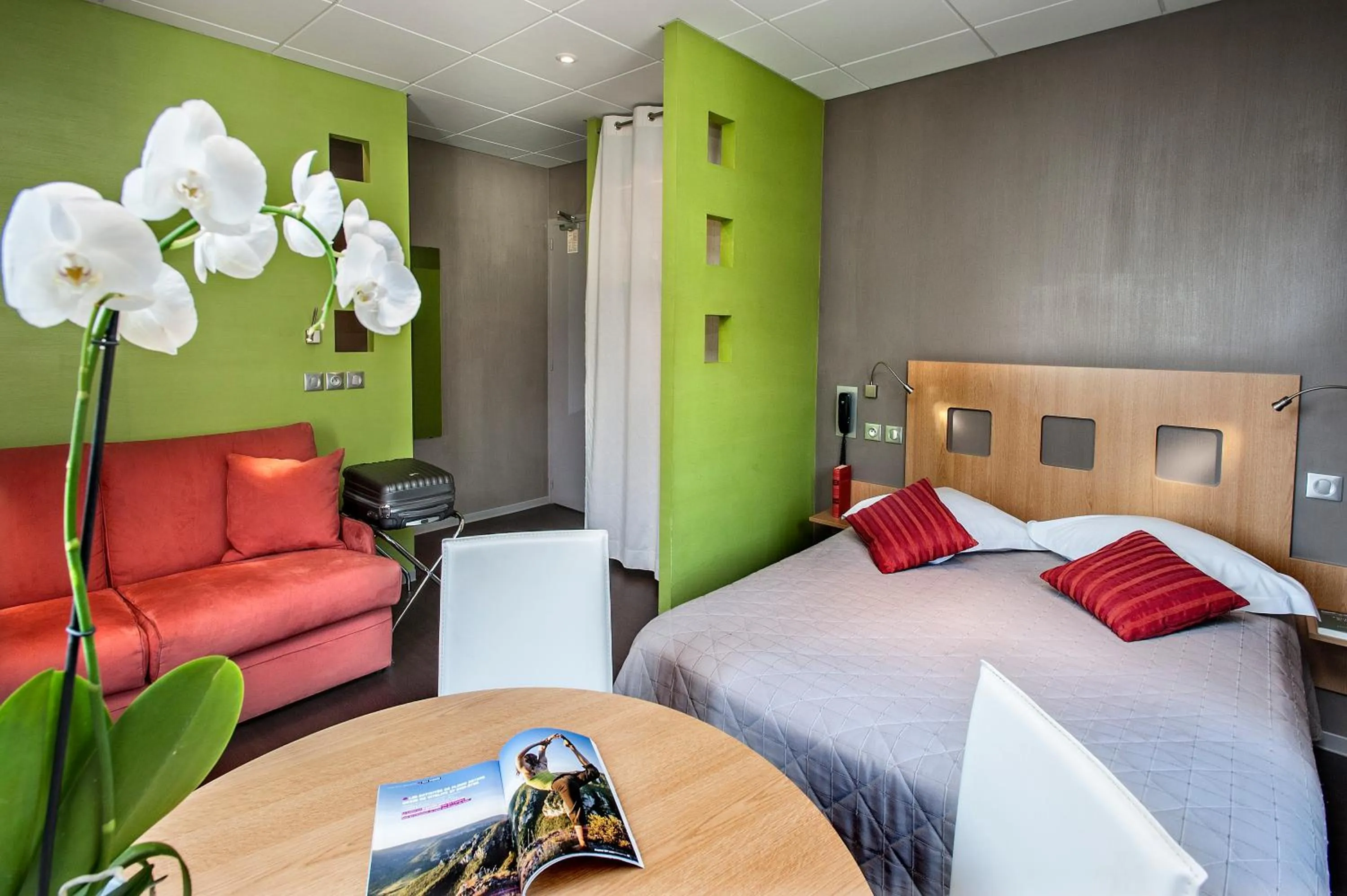 Bed in Logis Hotel Restaurant des Gorges du Tarn