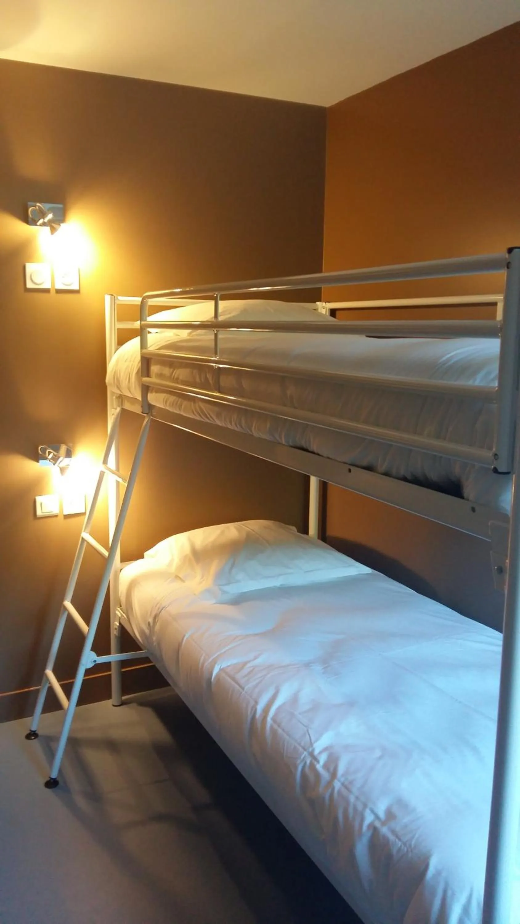 Bed in Logis Hotel Restaurant des Gorges du Tarn