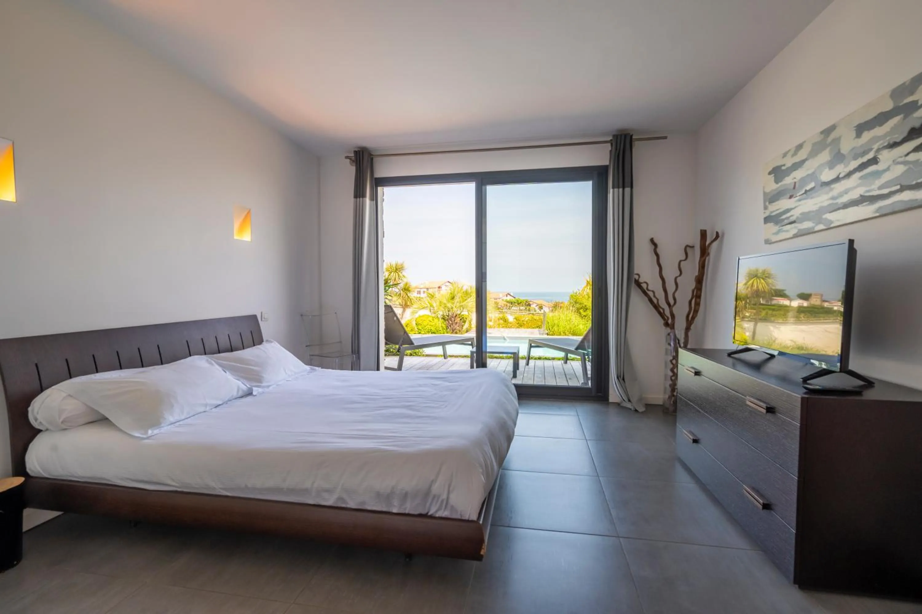 Photo of the whole room, Bed in Lafitenia Resort