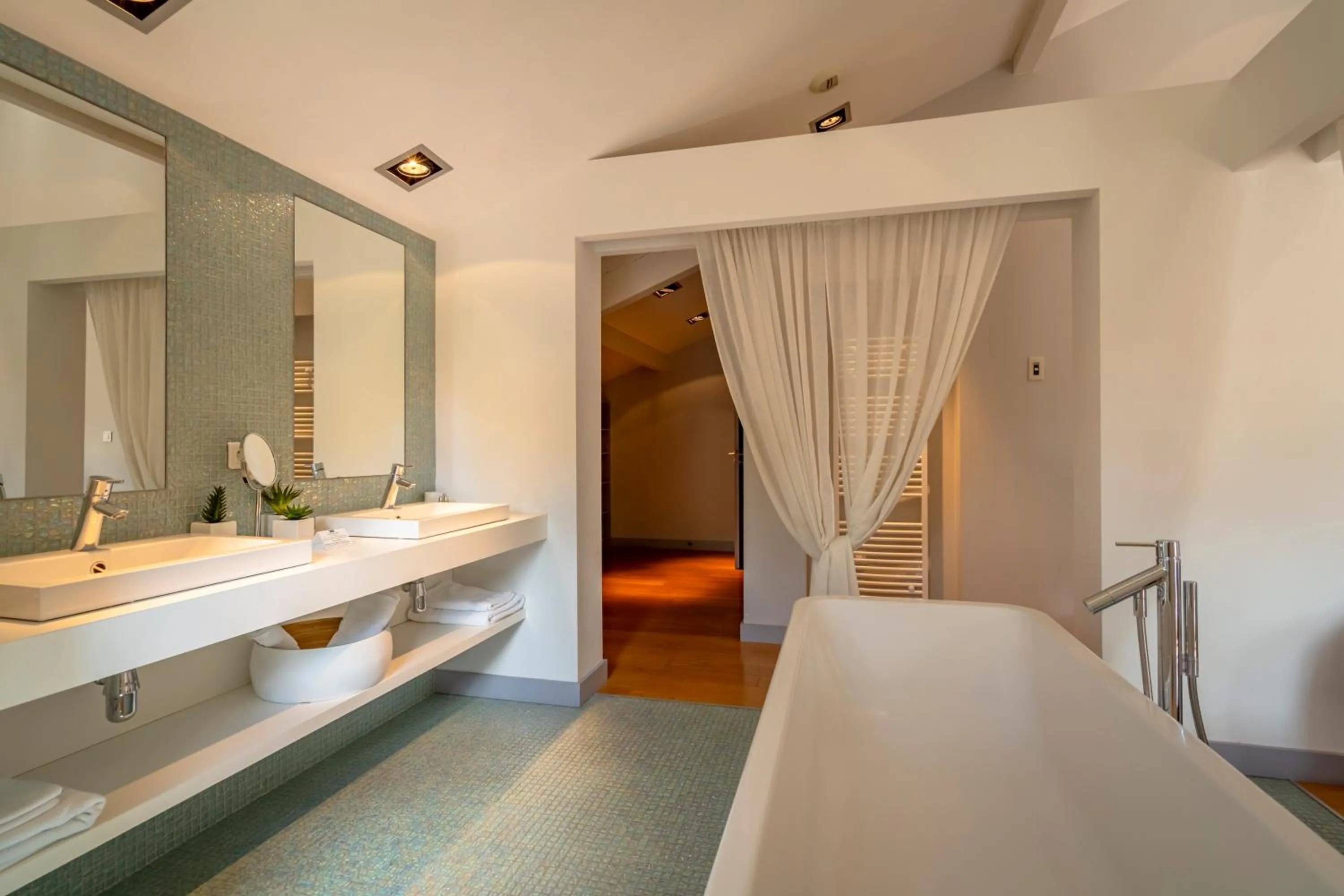 Bathroom, Bed in Lafitenia Resort