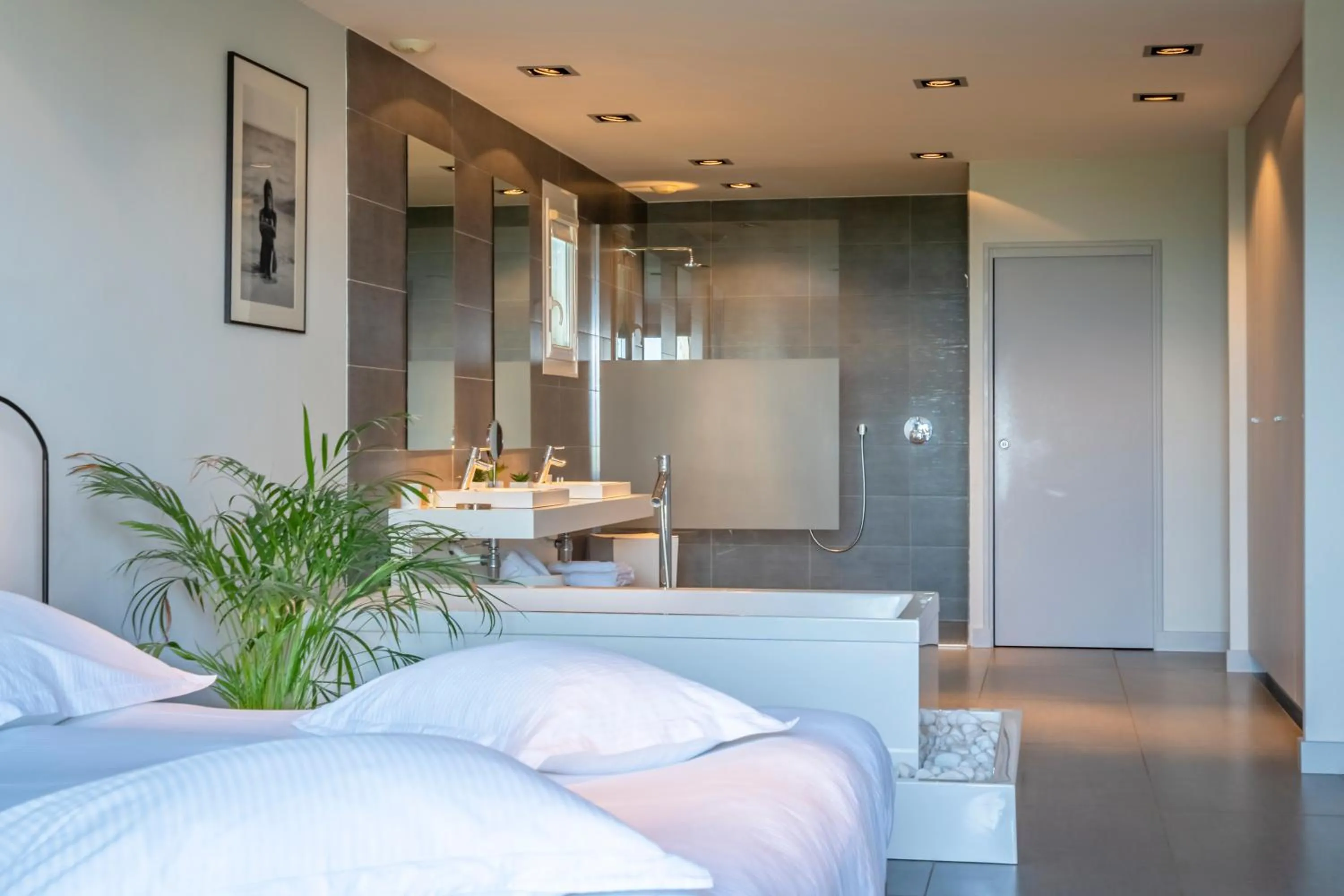 Bathroom, Bed in Lafitenia Resort