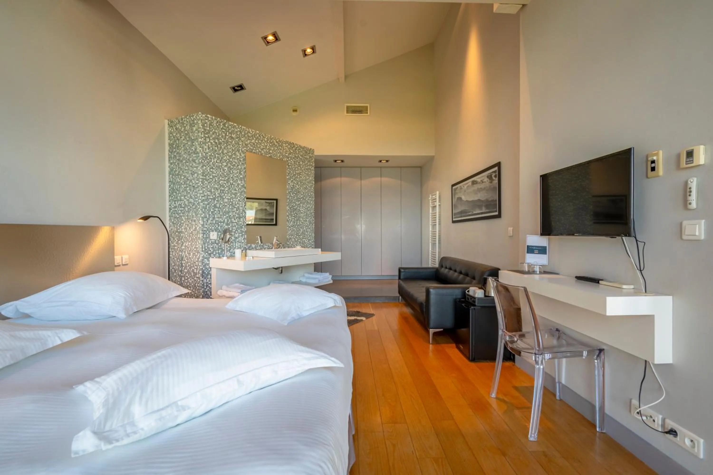 Photo of the whole room, Bed in Lafitenia Resort