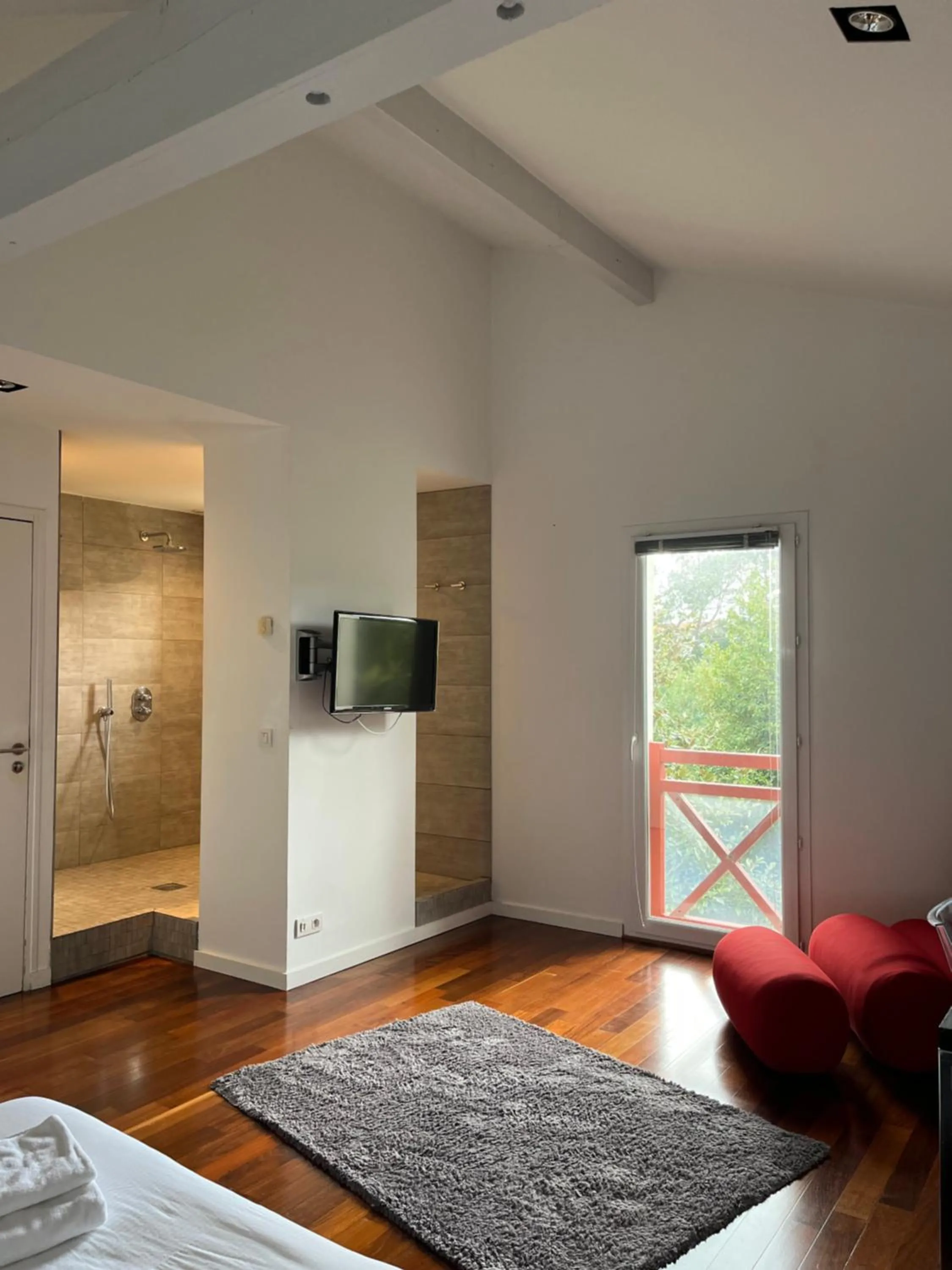 Shower, Bed in Lafitenia Resort