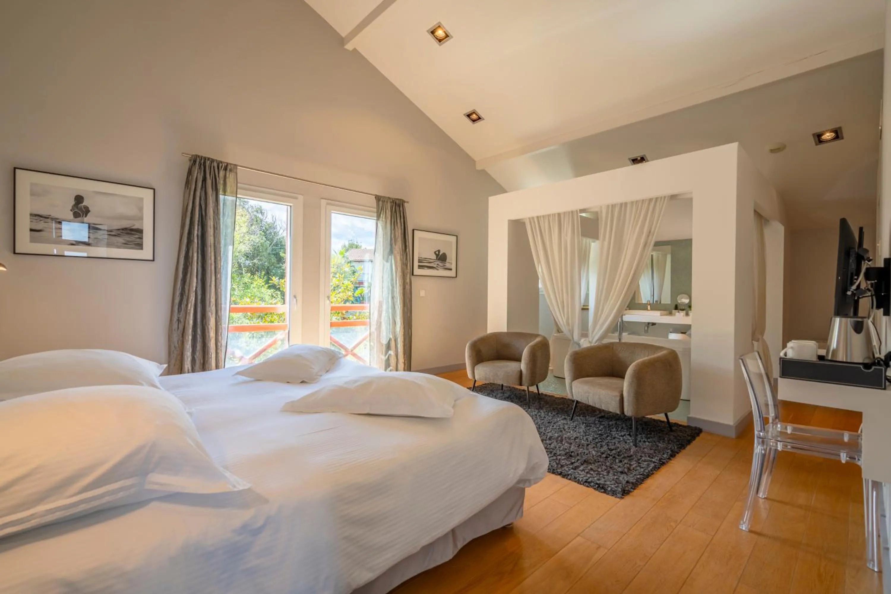 Photo of the whole room, Bed in Lafitenia Resort
