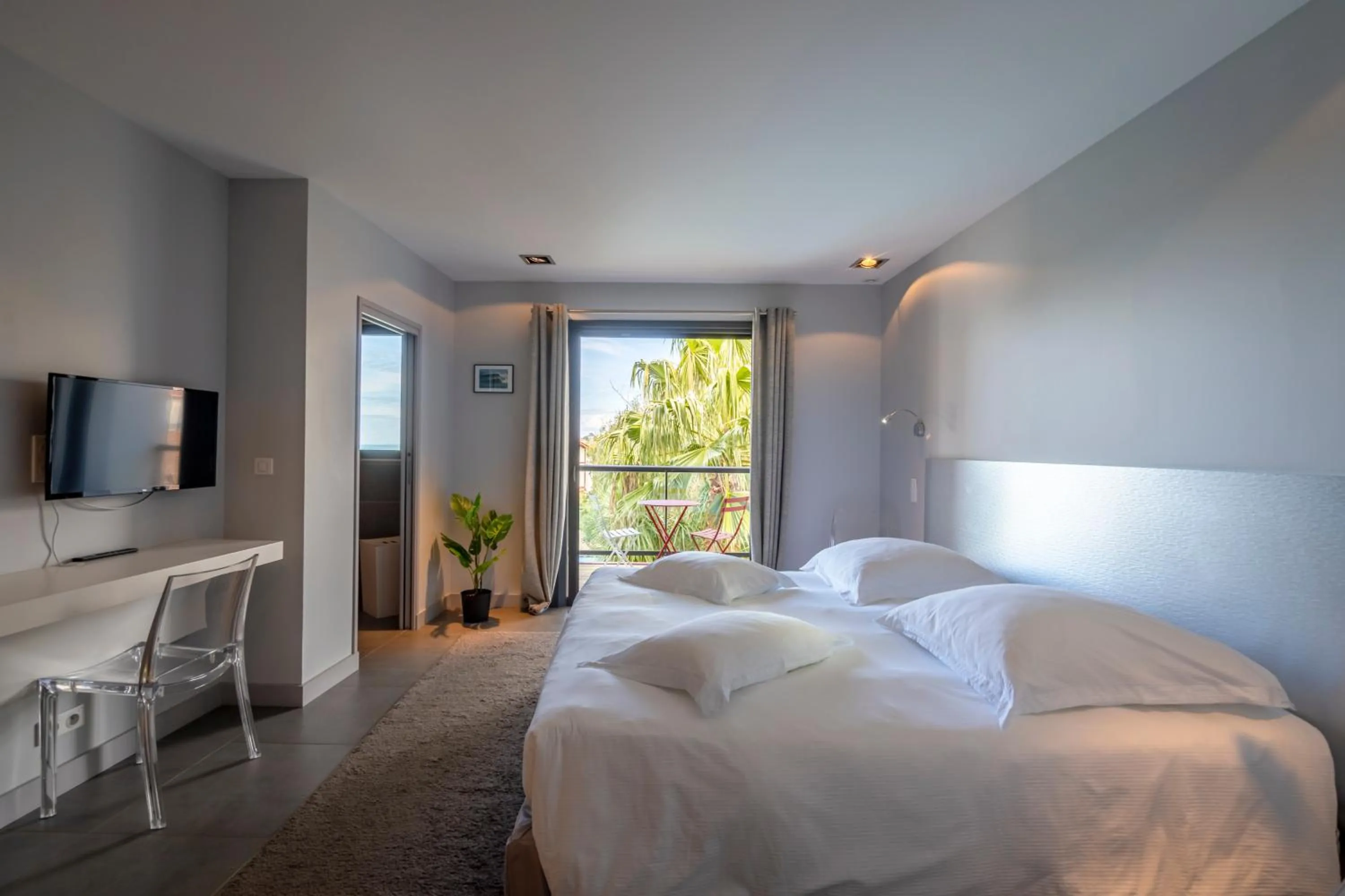 Photo of the whole room, Bed in Lafitenia Resort