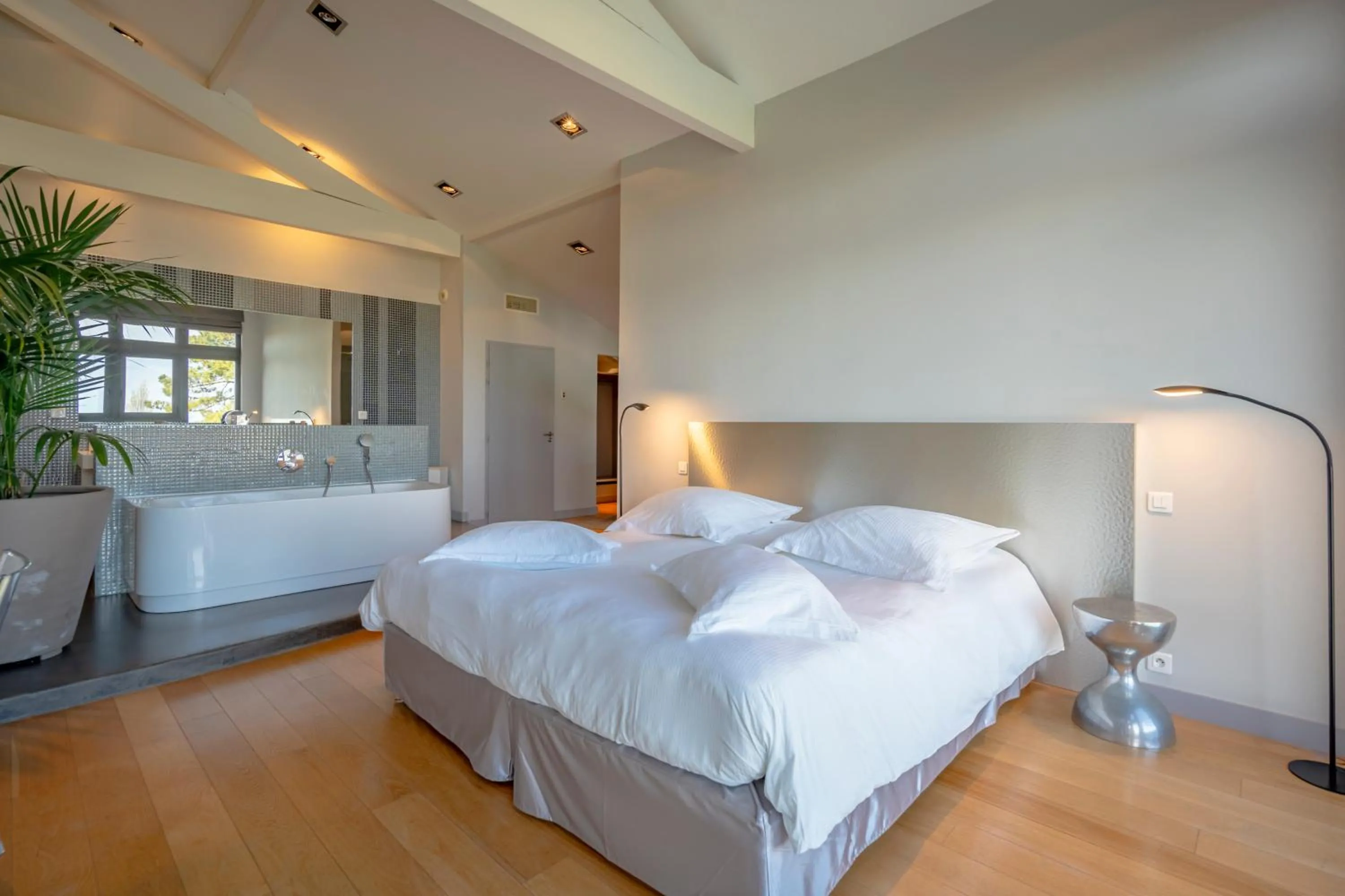 Photo of the whole room, Bed in Lafitenia Resort