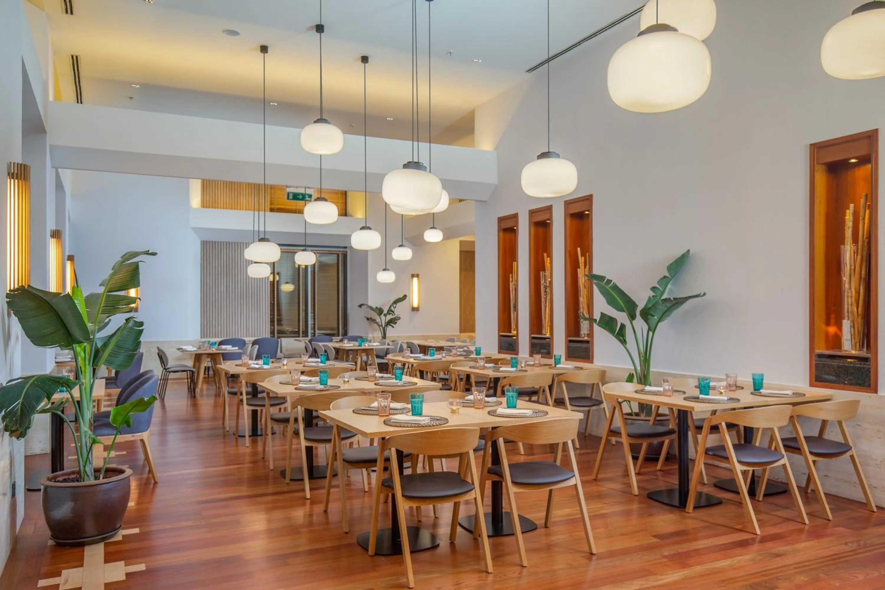 Restaurant/places to eat in Melia Valencia