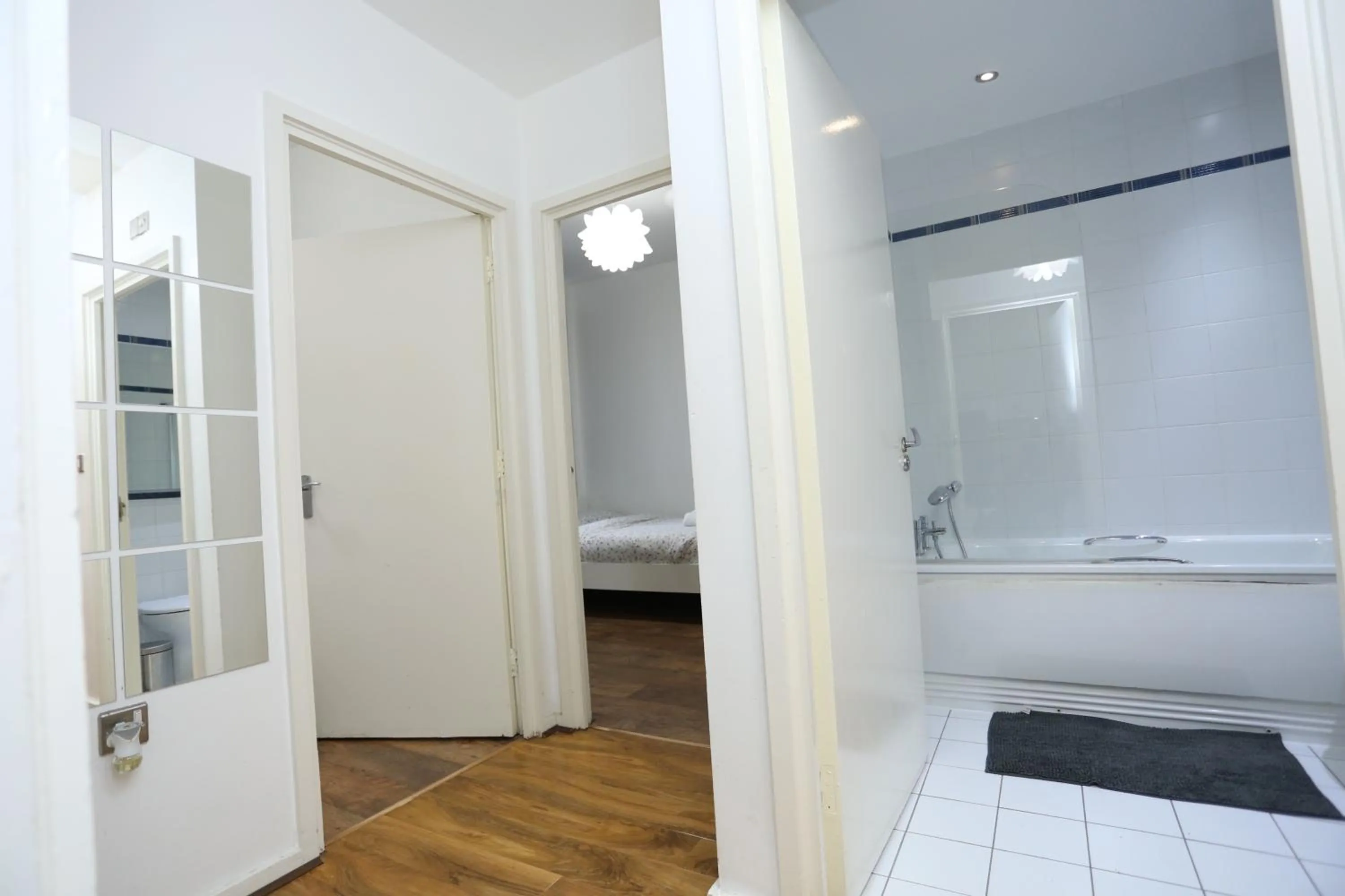 Bathroom in Gorgeous 2 bedroom 2 bathroom Woolwich