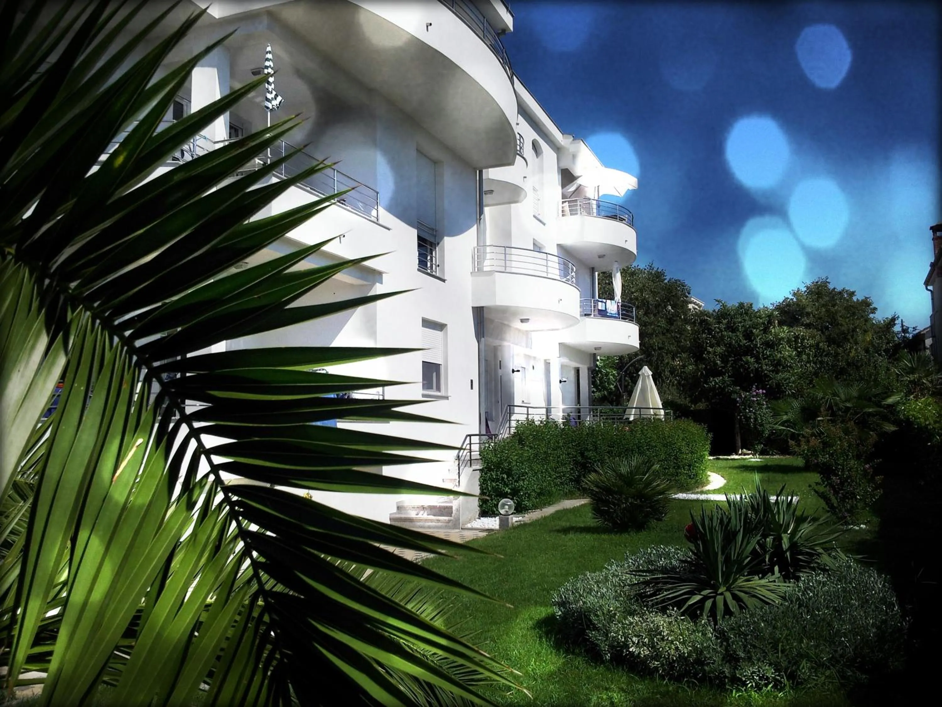 Facade/entrance in Luxury Apartments Zana