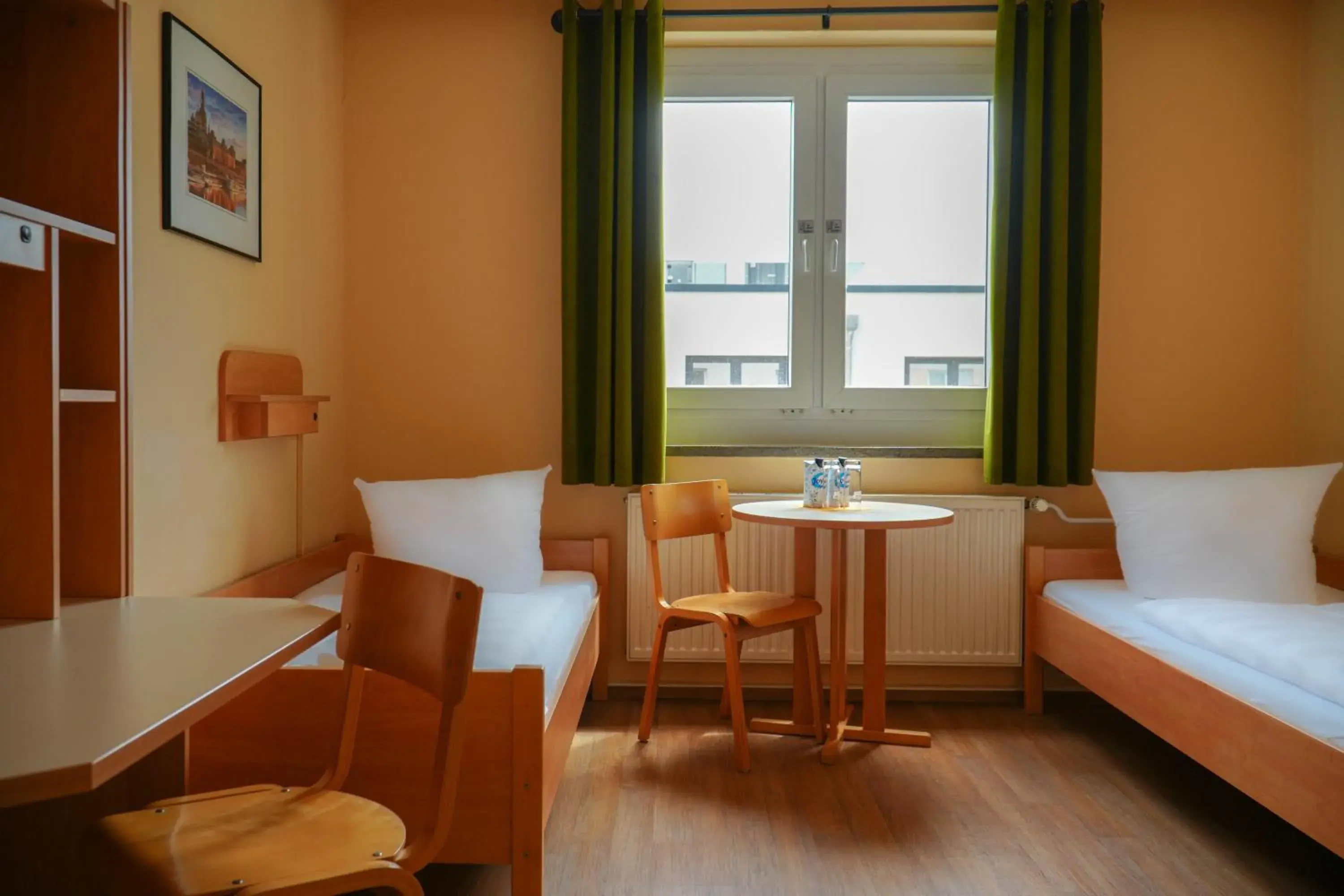 Twin Room with Private Bathroom in DJH Jugendherberge Dresden - Jugendgästehaus Twin Room with Private Bathroom in DJH Jugendherberge Dresden - Jugendgästehaus