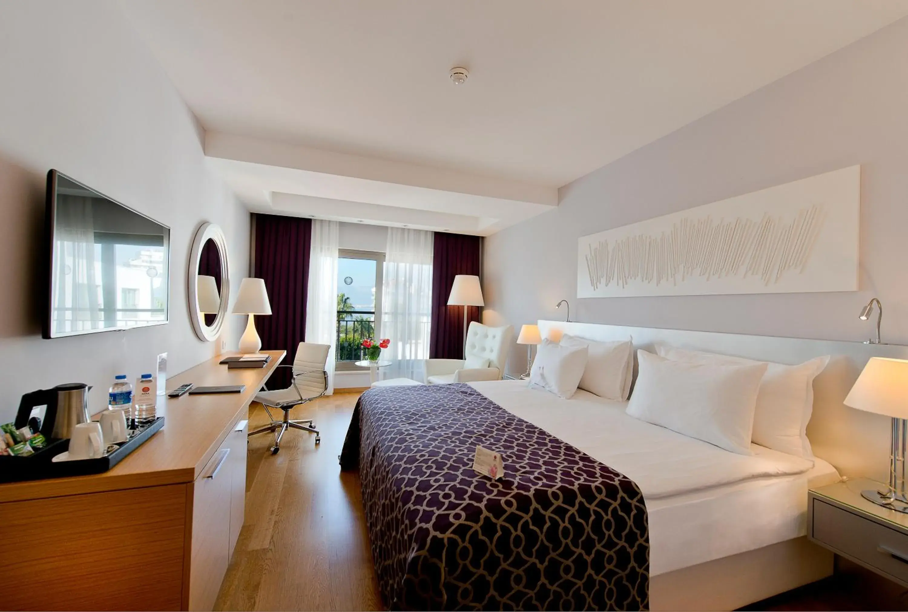 Photo of the whole room, Bed in Akra V Hotel