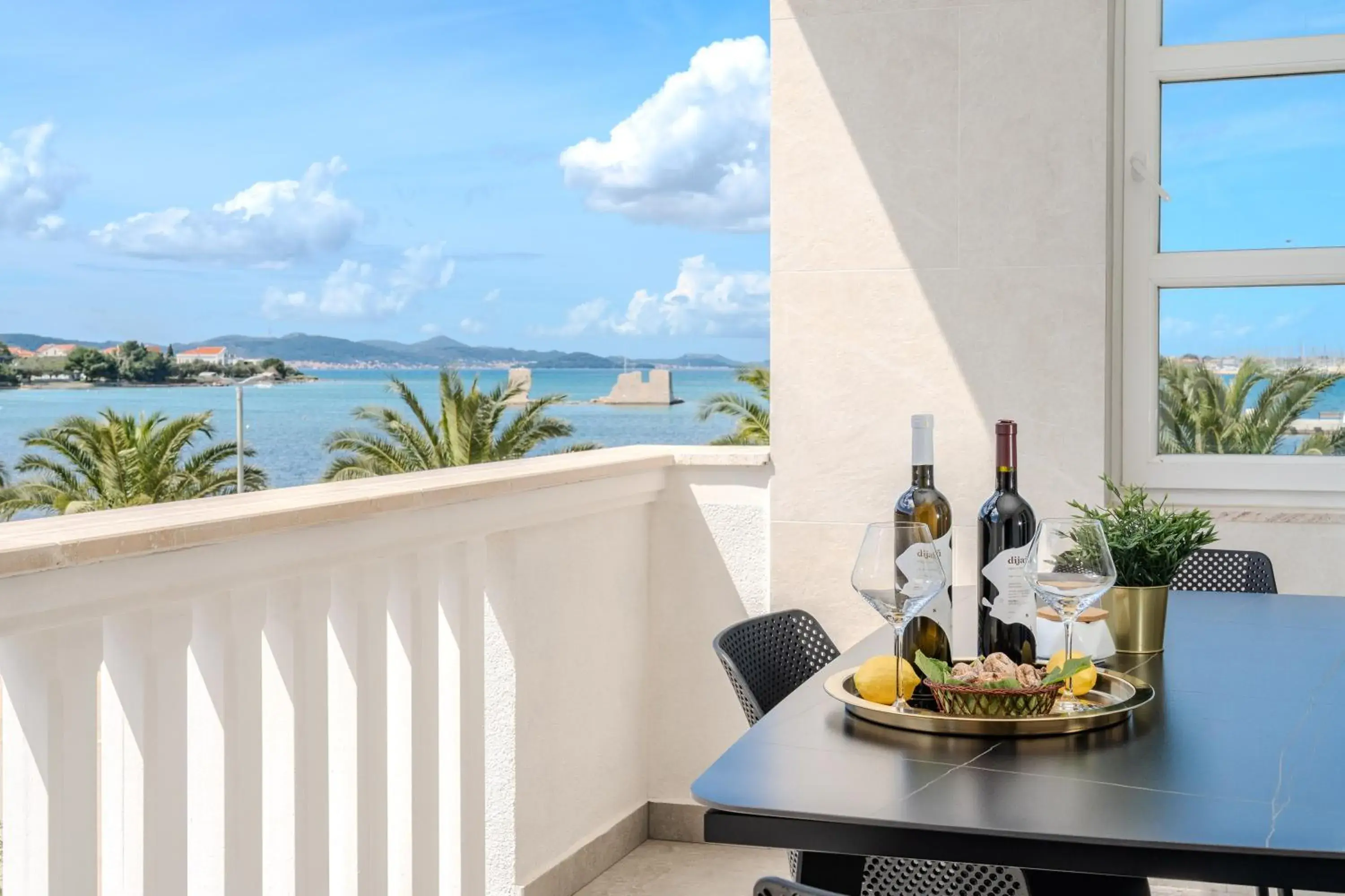Deluxe One-Bedroom Apartment with Balcony in Design Apartments Dijan Deluxe One-Bedroom Apartment with Balcony in Design Apartments Dijan