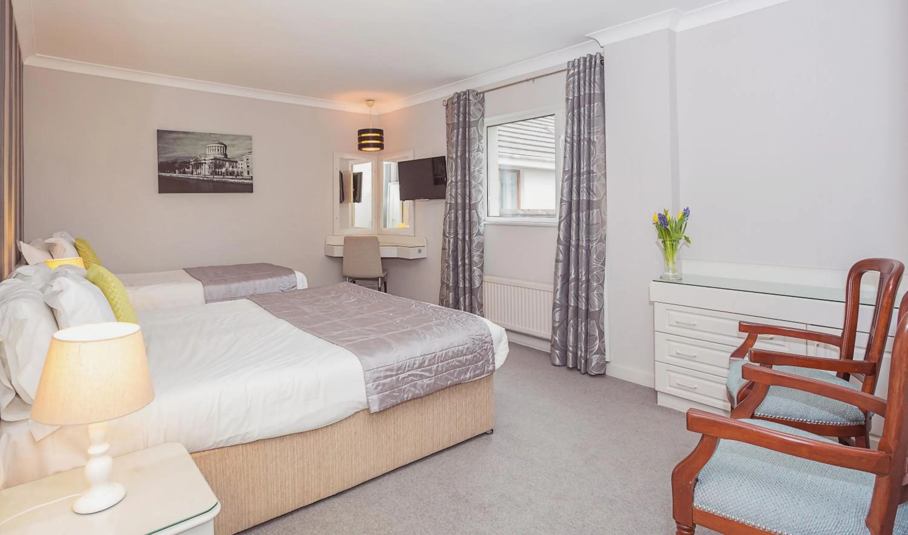 Photo of the whole room, Bed in Ardree House B&B