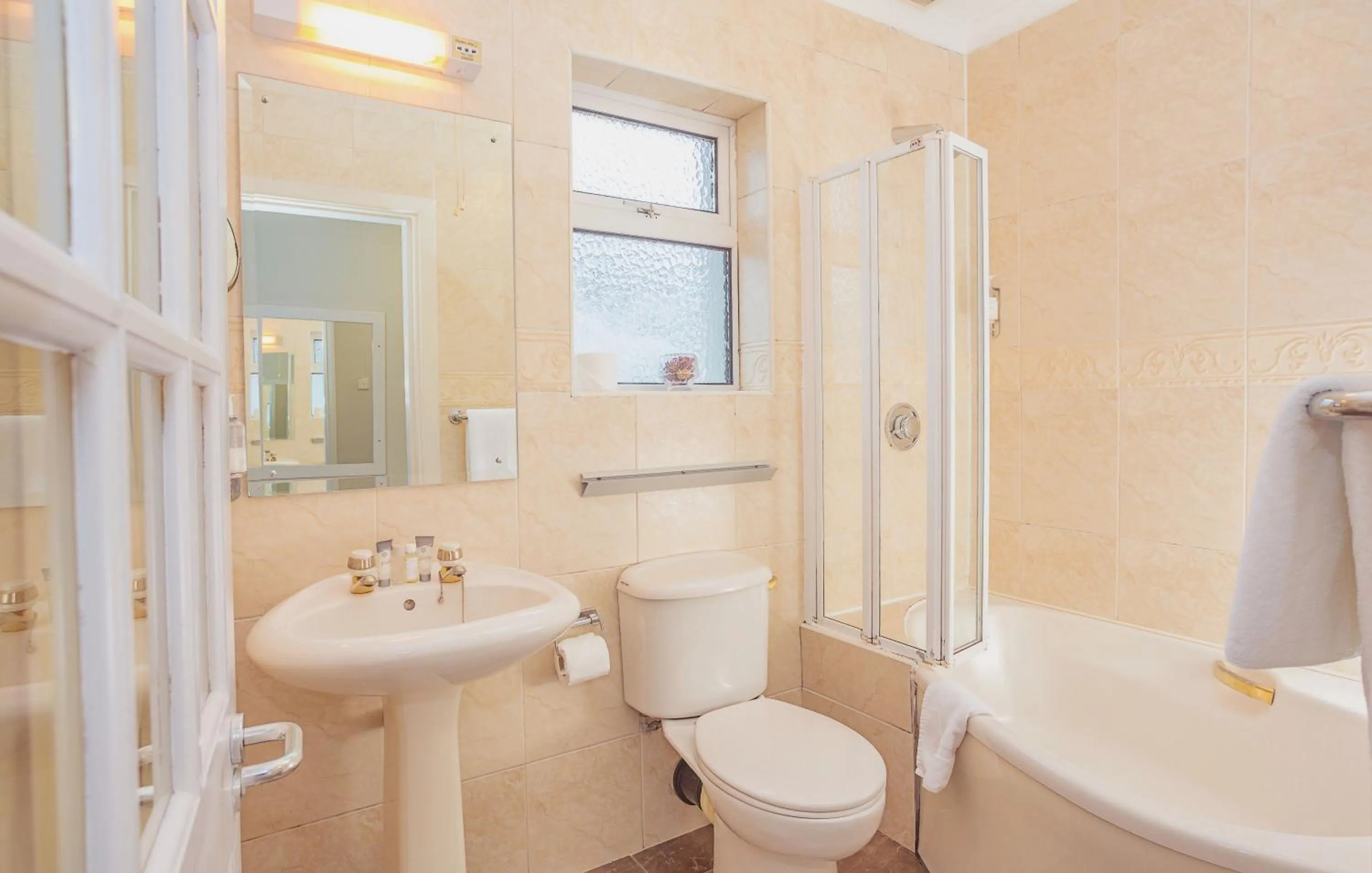 Bathroom in Ardree House B&B