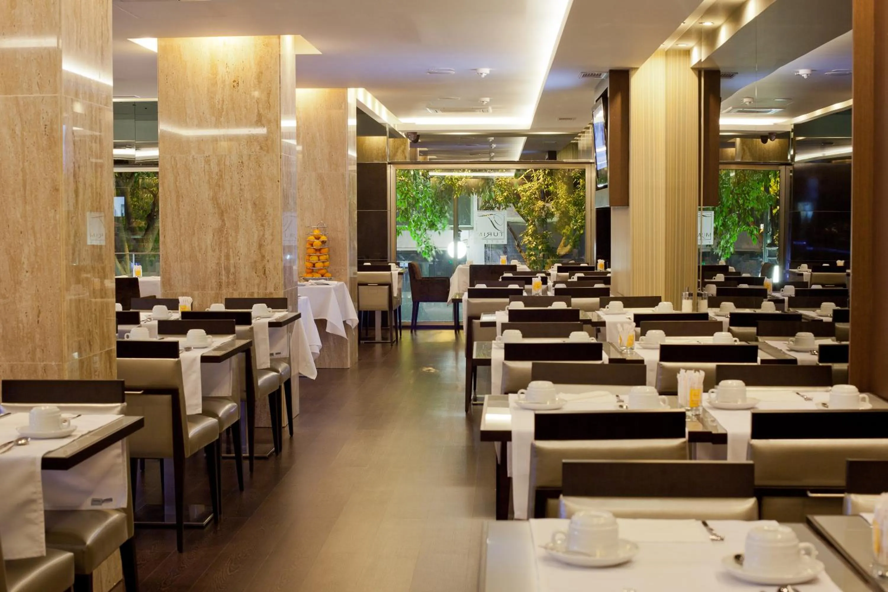 Restaurant/places to eat in TURIM Av. Liberdade Hotel