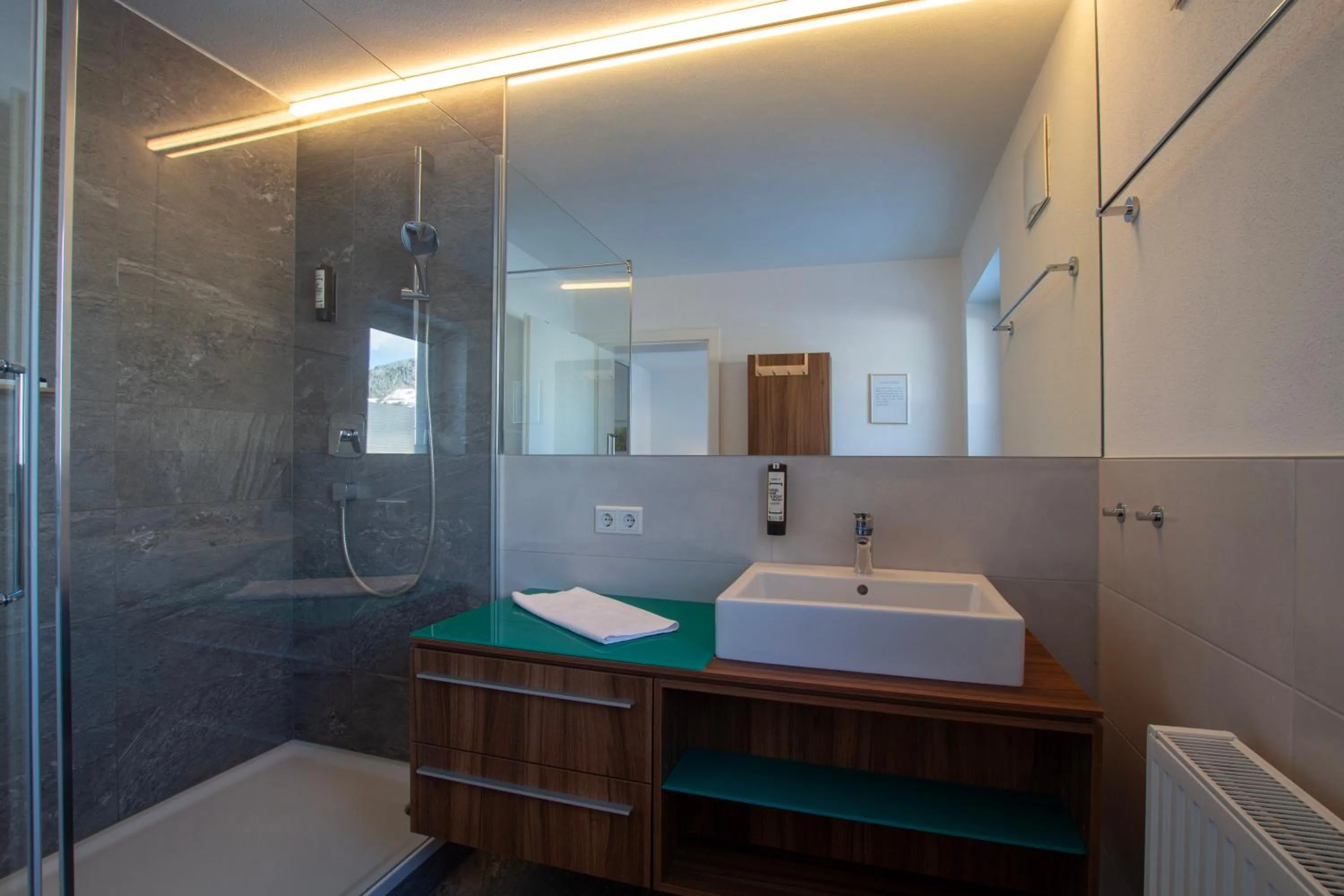 Shower in Panorama Apartments - Steinbock Lodges