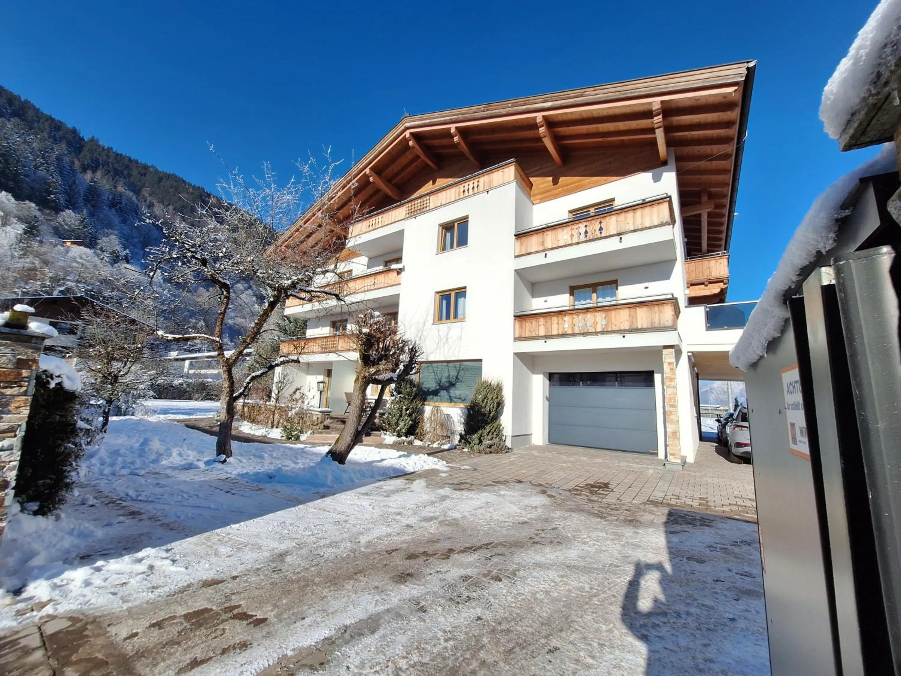 Property building in Panorama Apartments - Steinbock Lodges