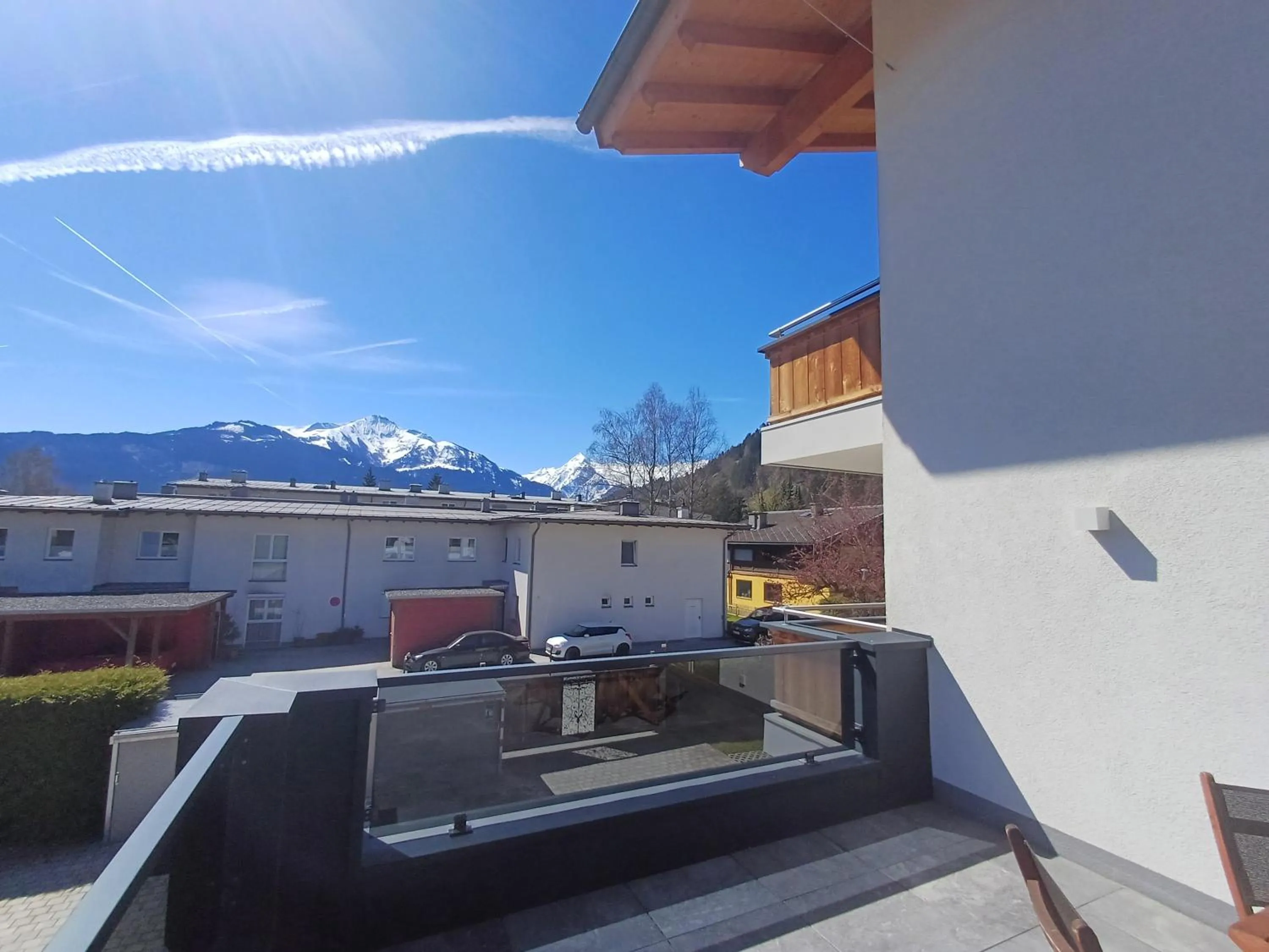 Quiet street view in Panorama Apartments - Steinbock Lodges