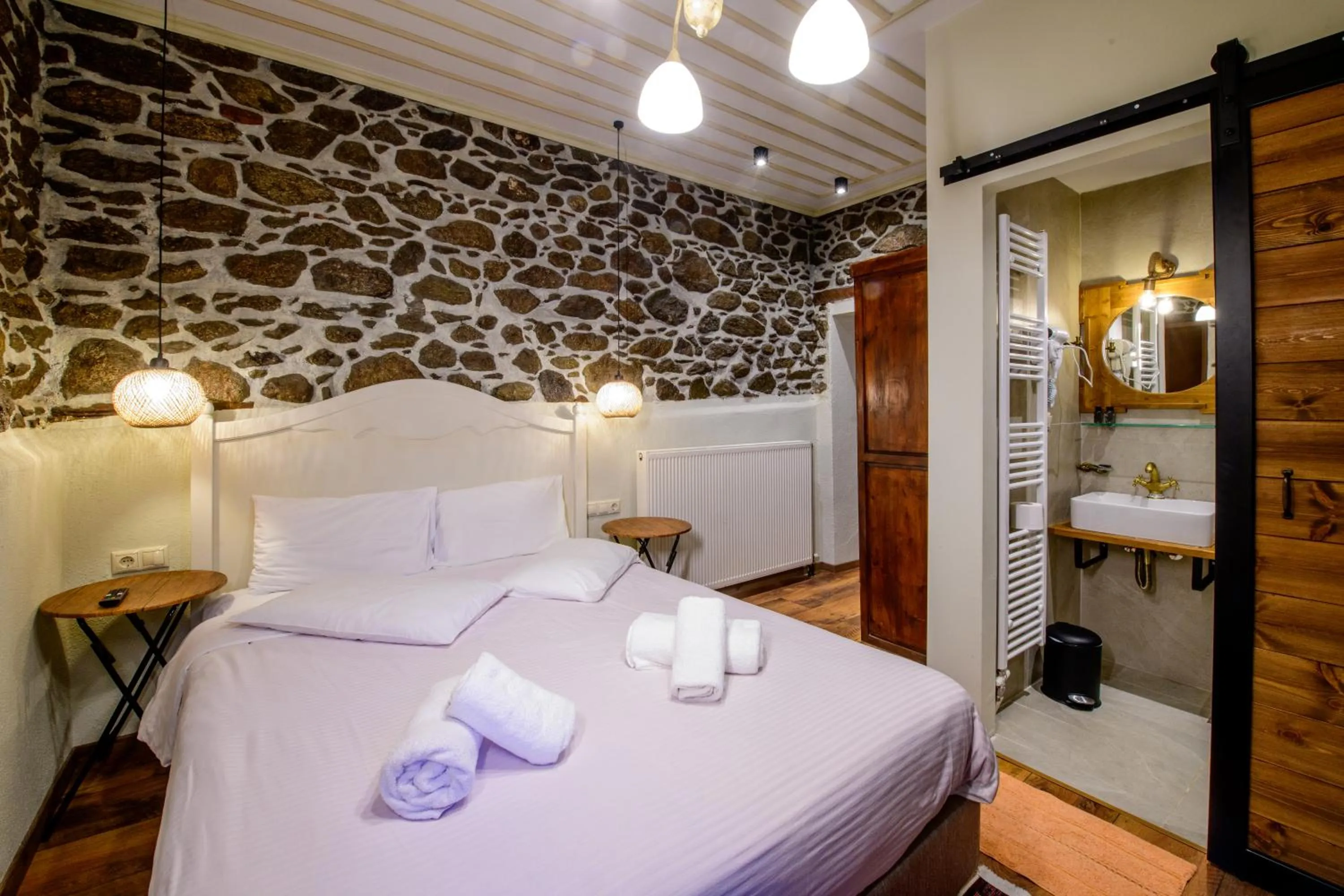 Bed in Agios Germanos