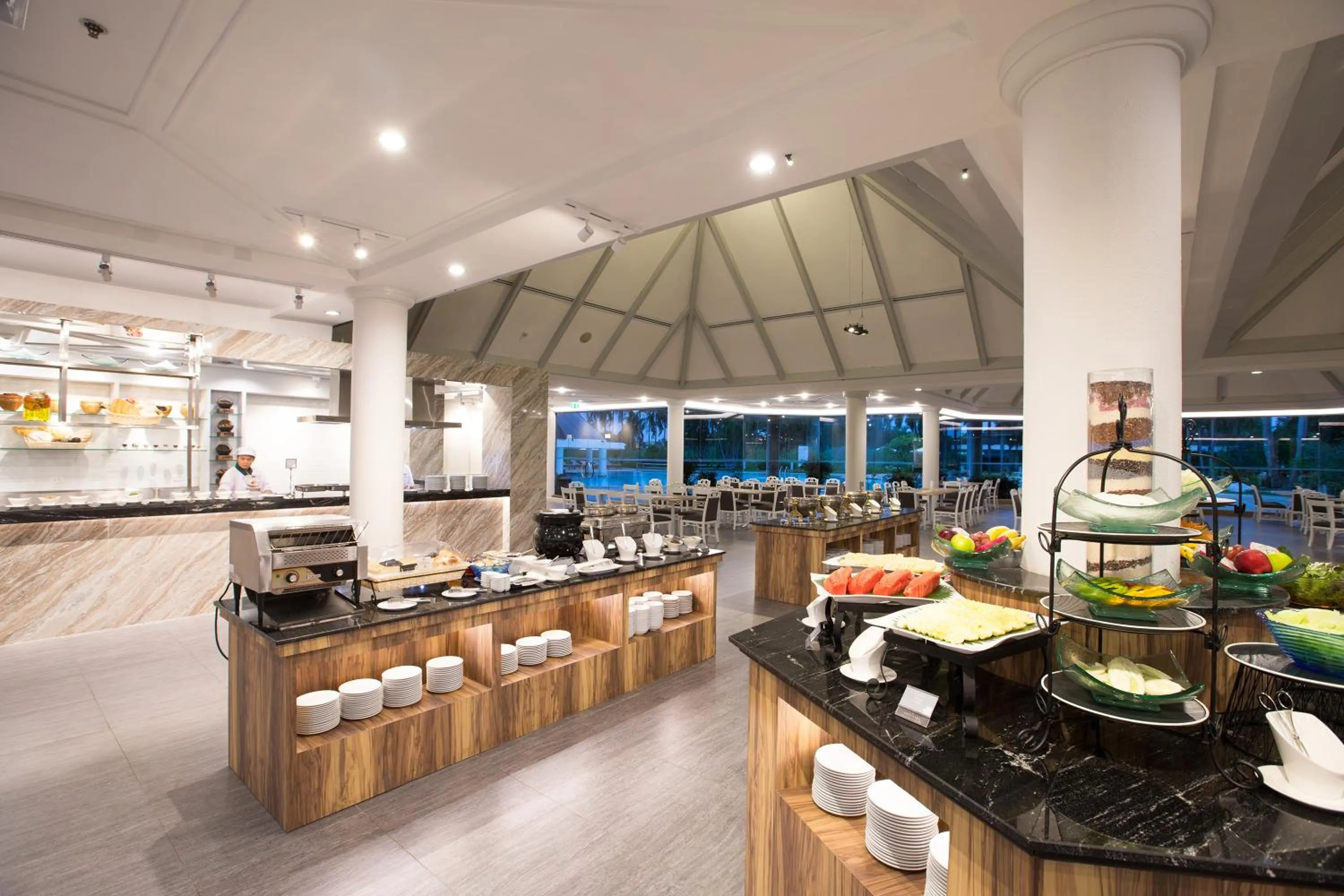 Restaurant/places to eat in The Imperial Hotel & Convention Centre Phitsanulok