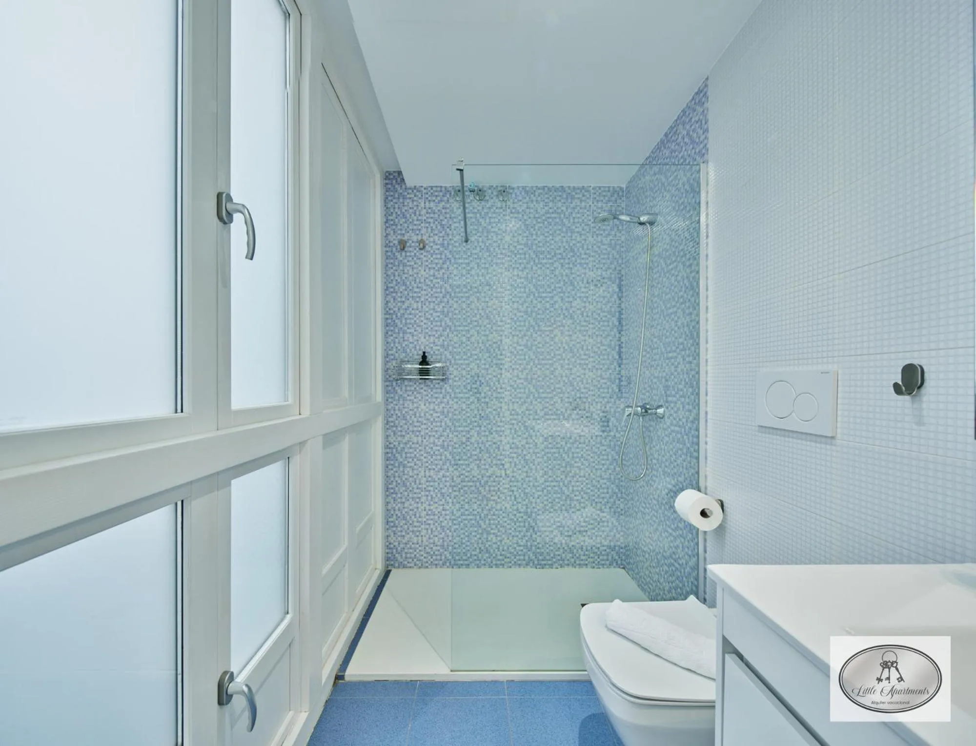 Bathroom in Dulce Arbolí Little Apartments