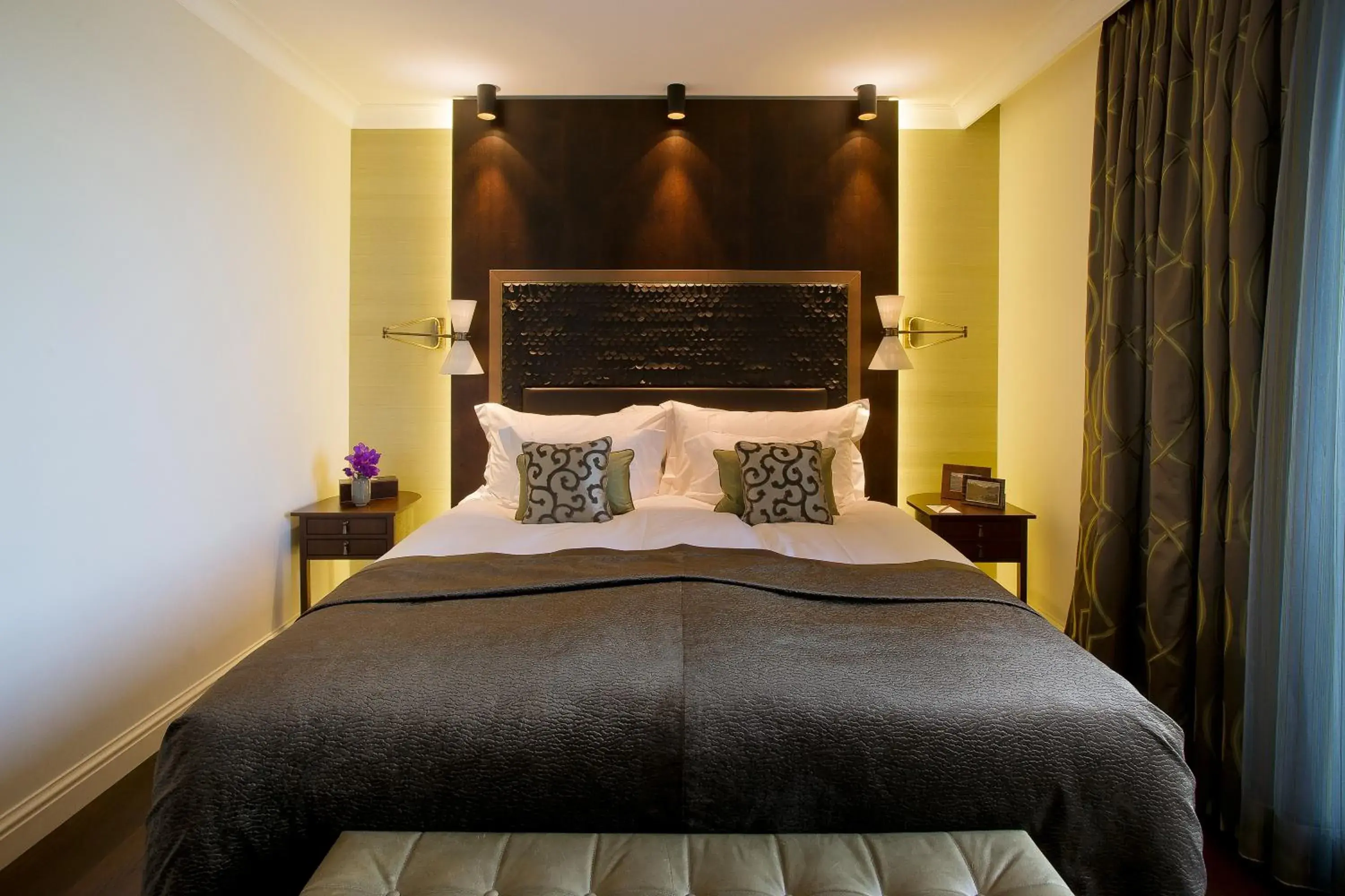 Corner Suite with Balcony and Lake View in Hotel Villa Honegg Corner Suite with Balcony and Lake View in Hotel Villa Honegg