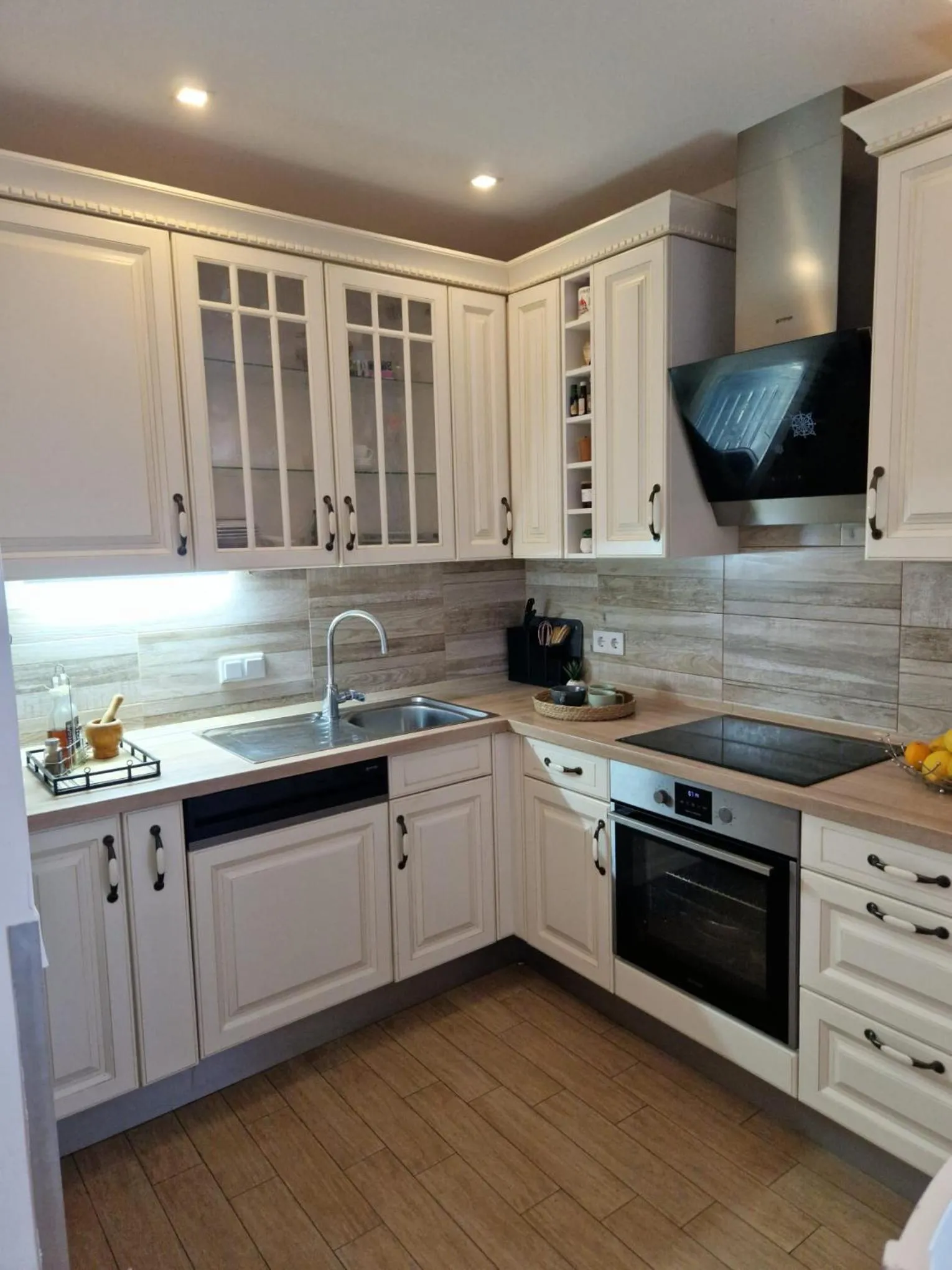 Kitchen or kitchenette in Apartments G