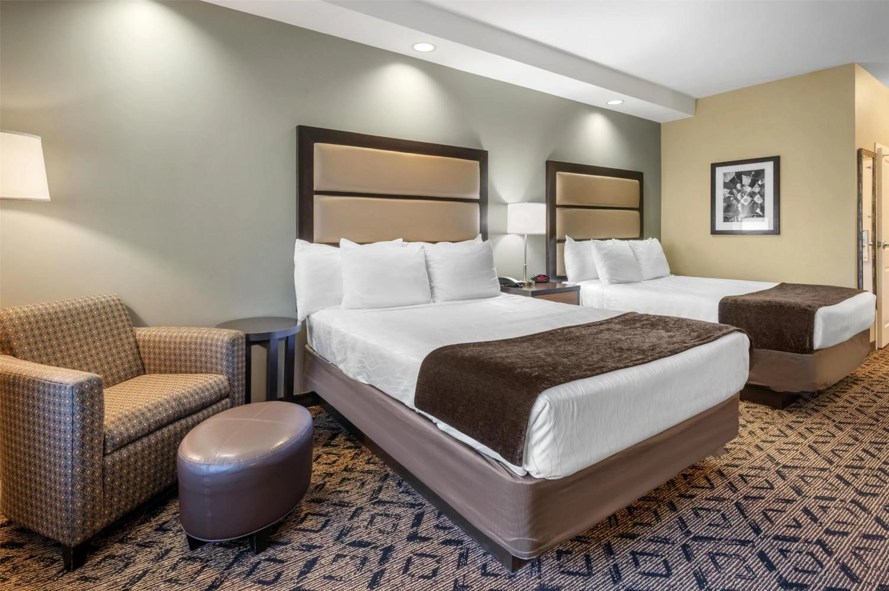 Bedroom, Bed in Best Western Plus College Park Hotel